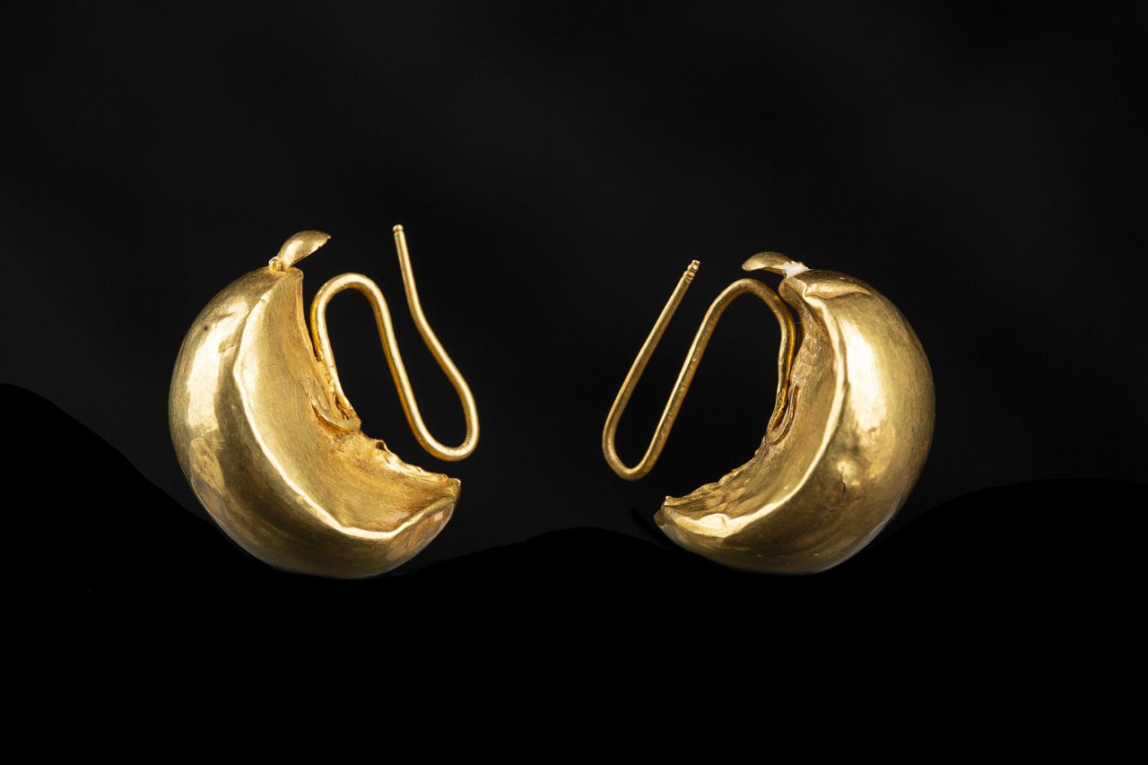 orecchino, a spicchio di sfera (79 d.C)