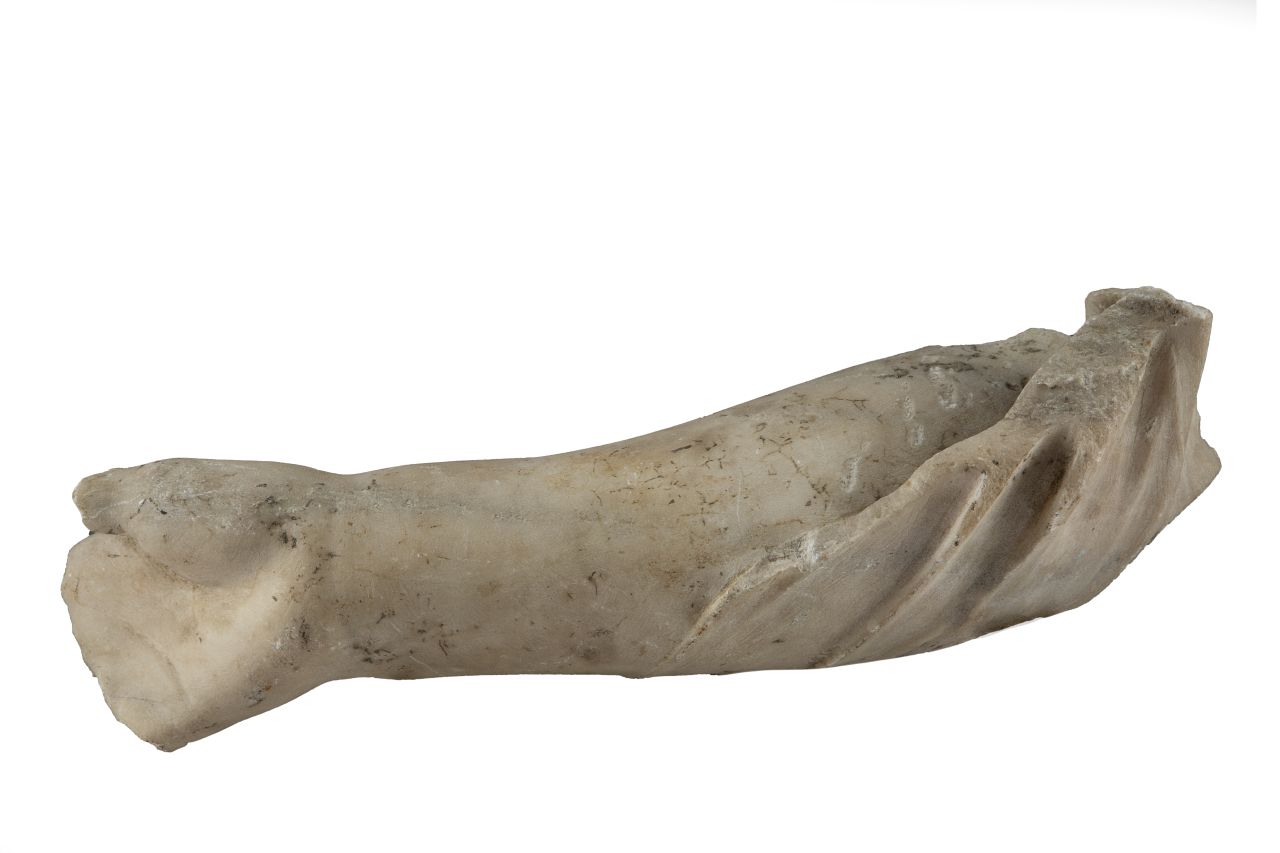 statua/ braccio destro (sec. I d.C)