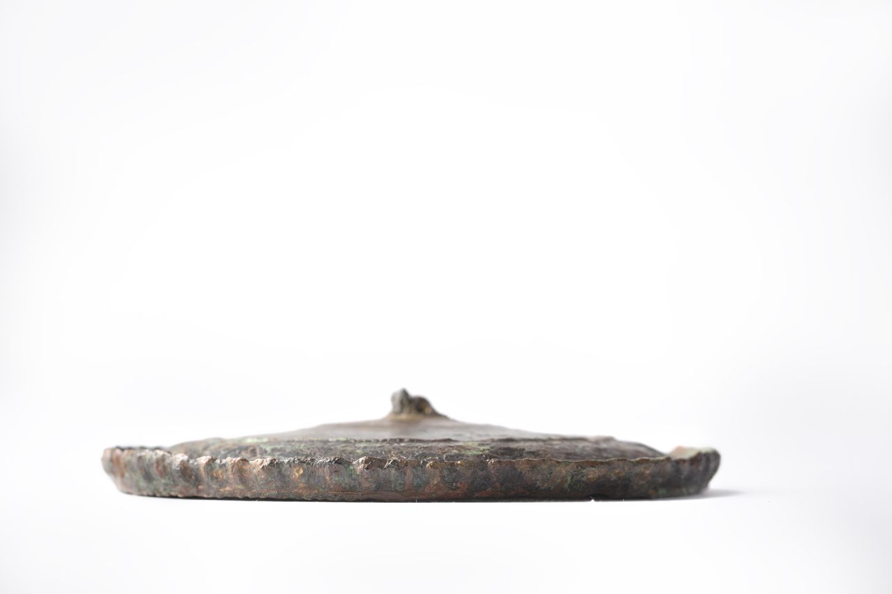 candelabro/ cimasa, a piattello con orlo pendulo (79 d.C)