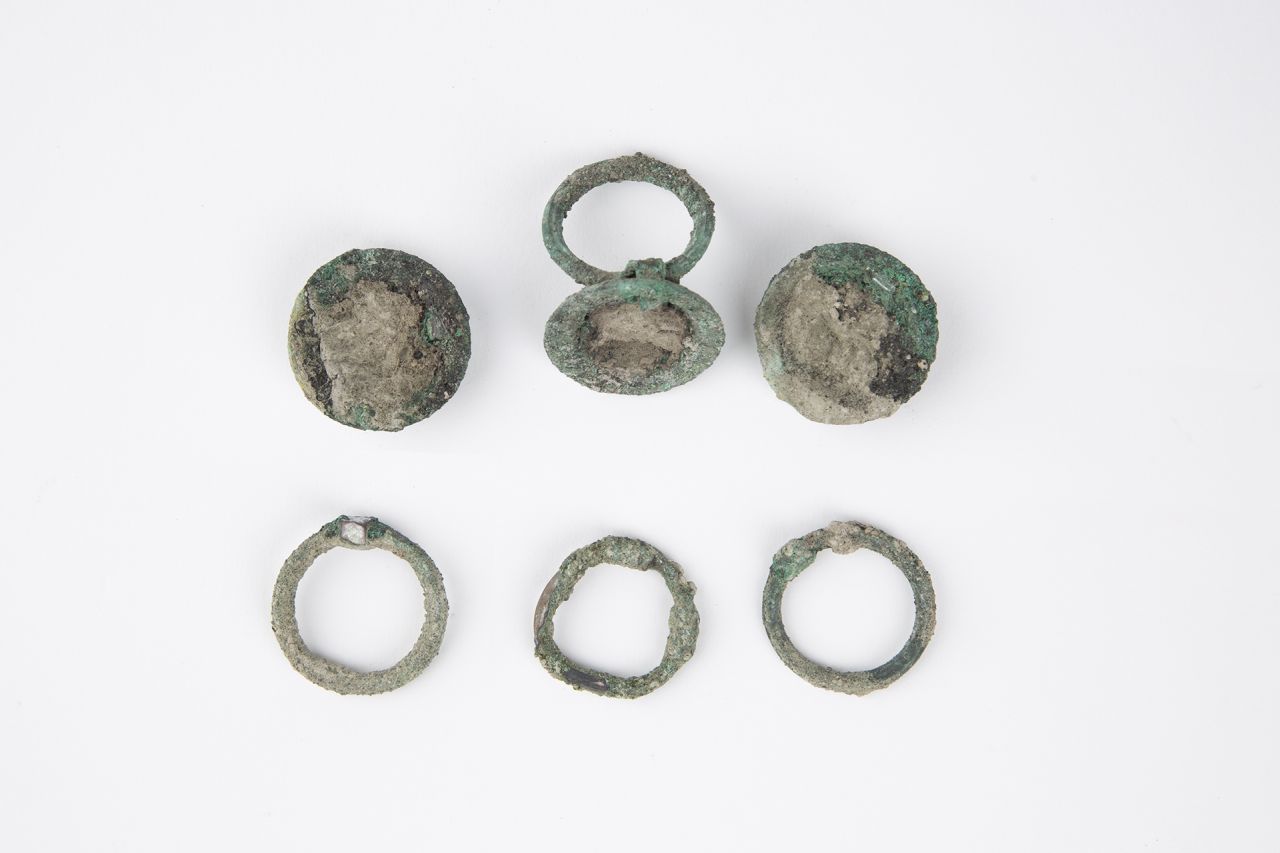 borchia/ gruppo, con anello e copiglia di fissaggio (79 d.C)