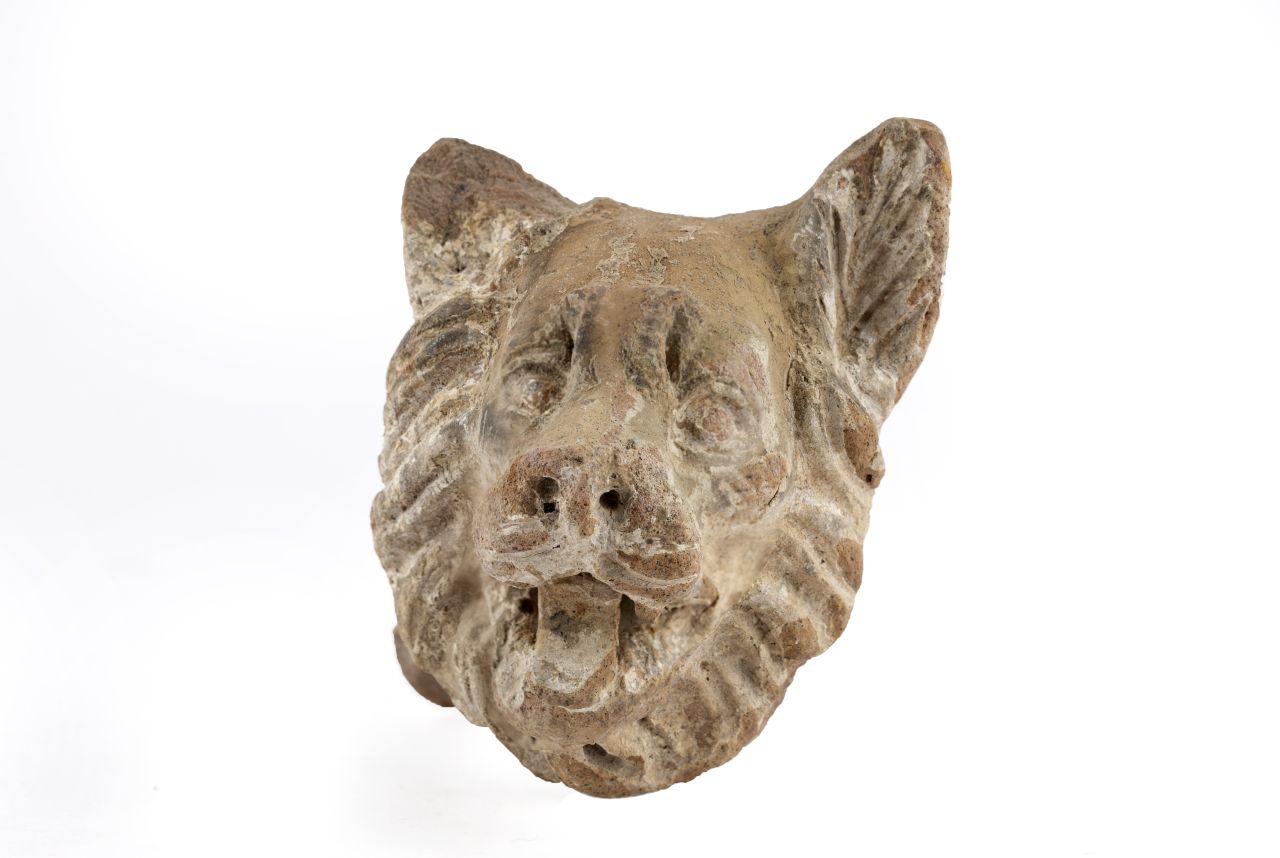 a protome di cane (antefissa figurata, a protome zoomorfa) (secc. I a.C./ I d.C)