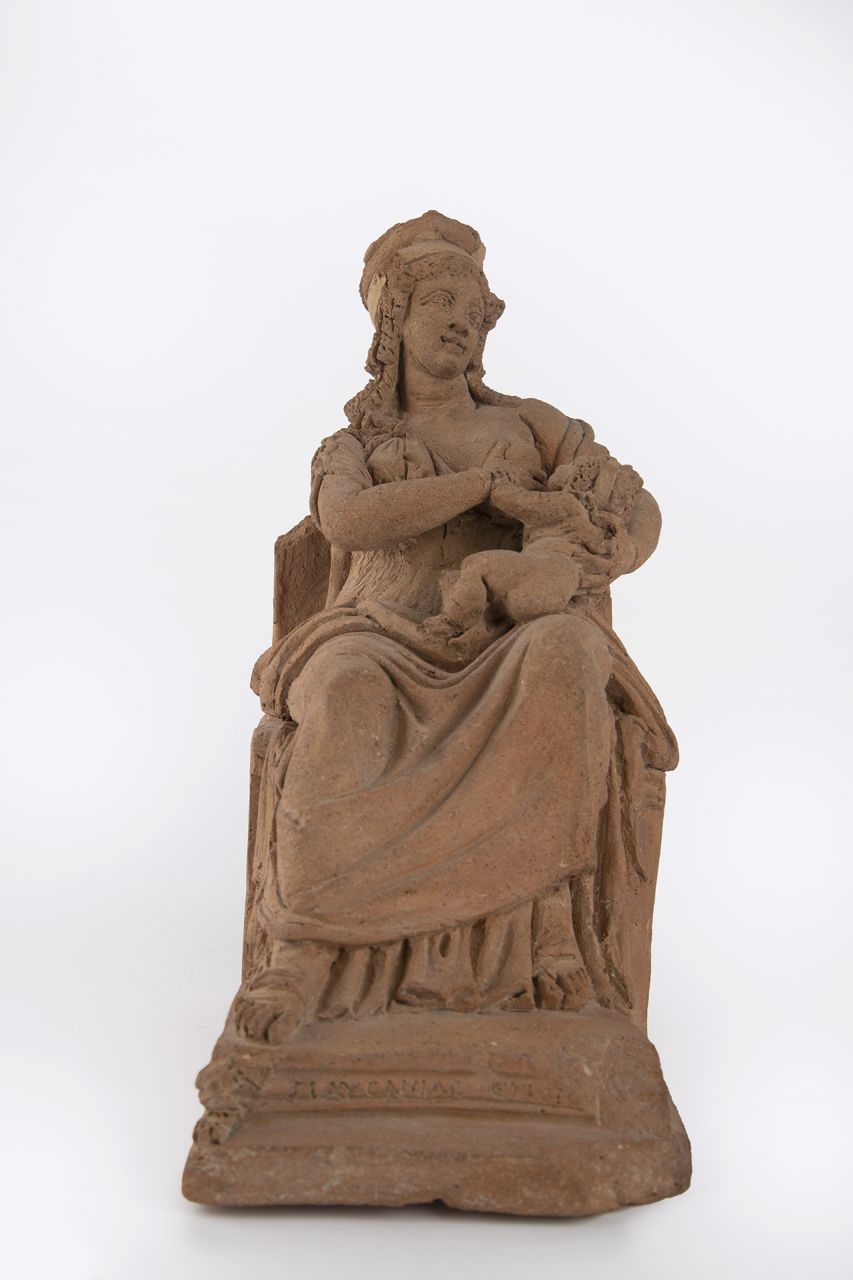 Iside lactans ed Arpocrate (statuetta femminile seduta, divinità femminile in trono nell'atto di allattare) (secc. I a.C./ I d.C)