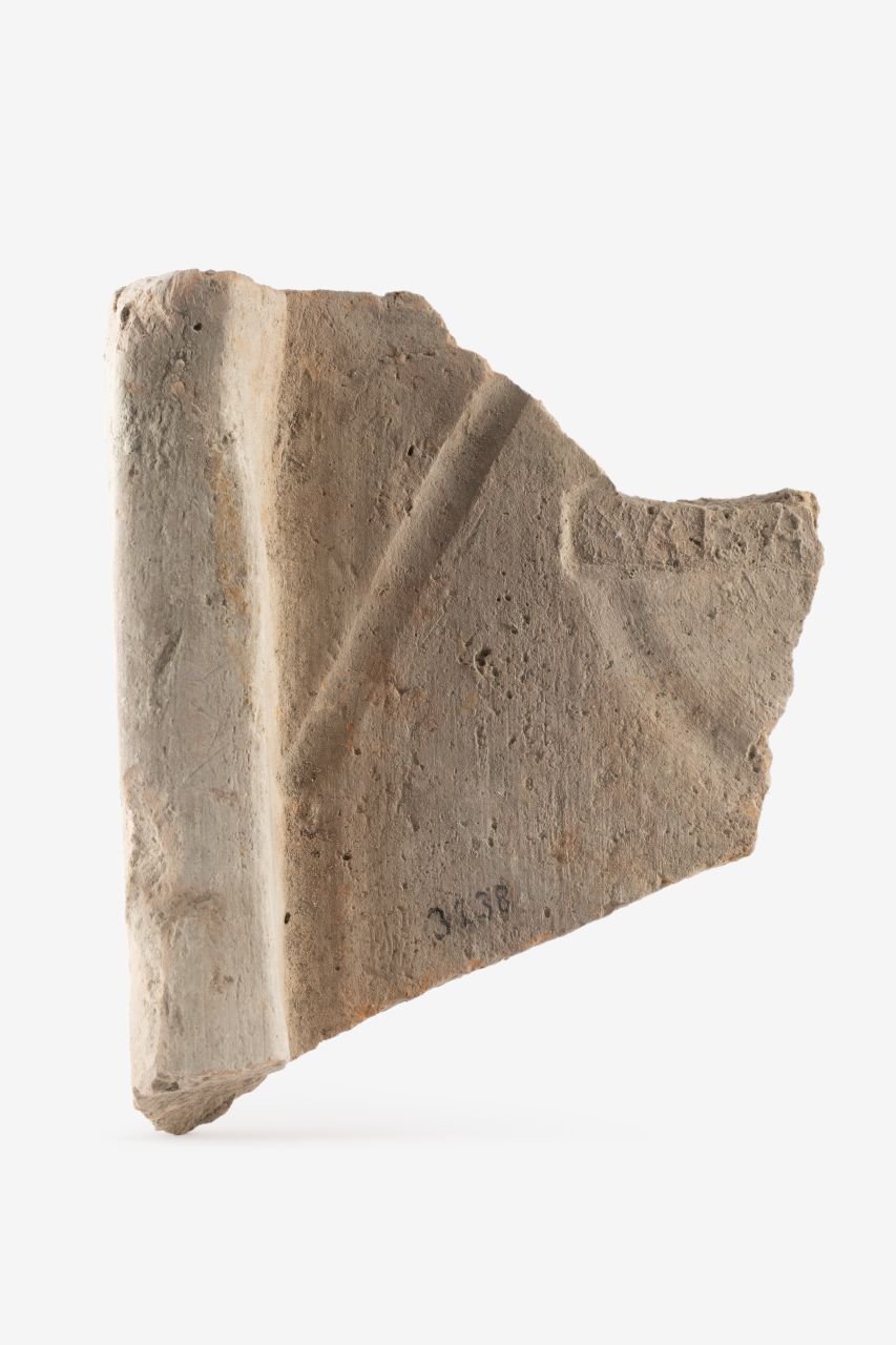 tegola/ frammento (secc. I a.C./ I d.C)