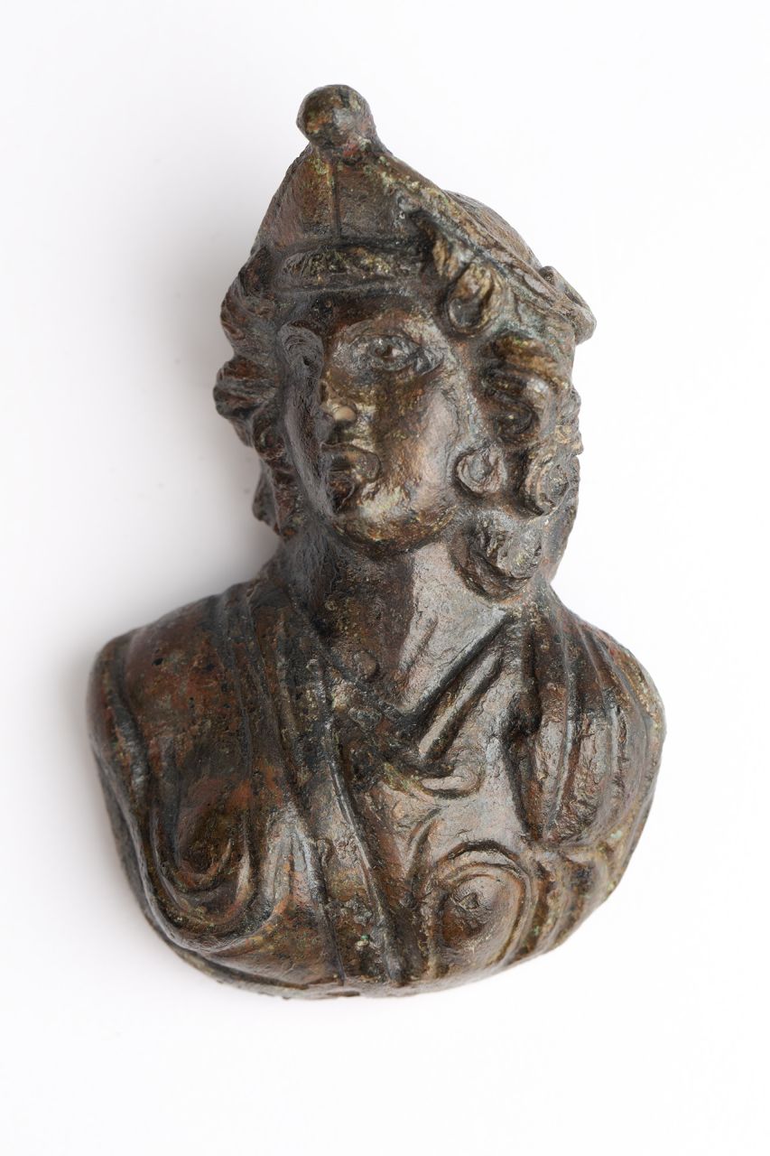 Attis (applique, busto maschile) (sec. I d.C)