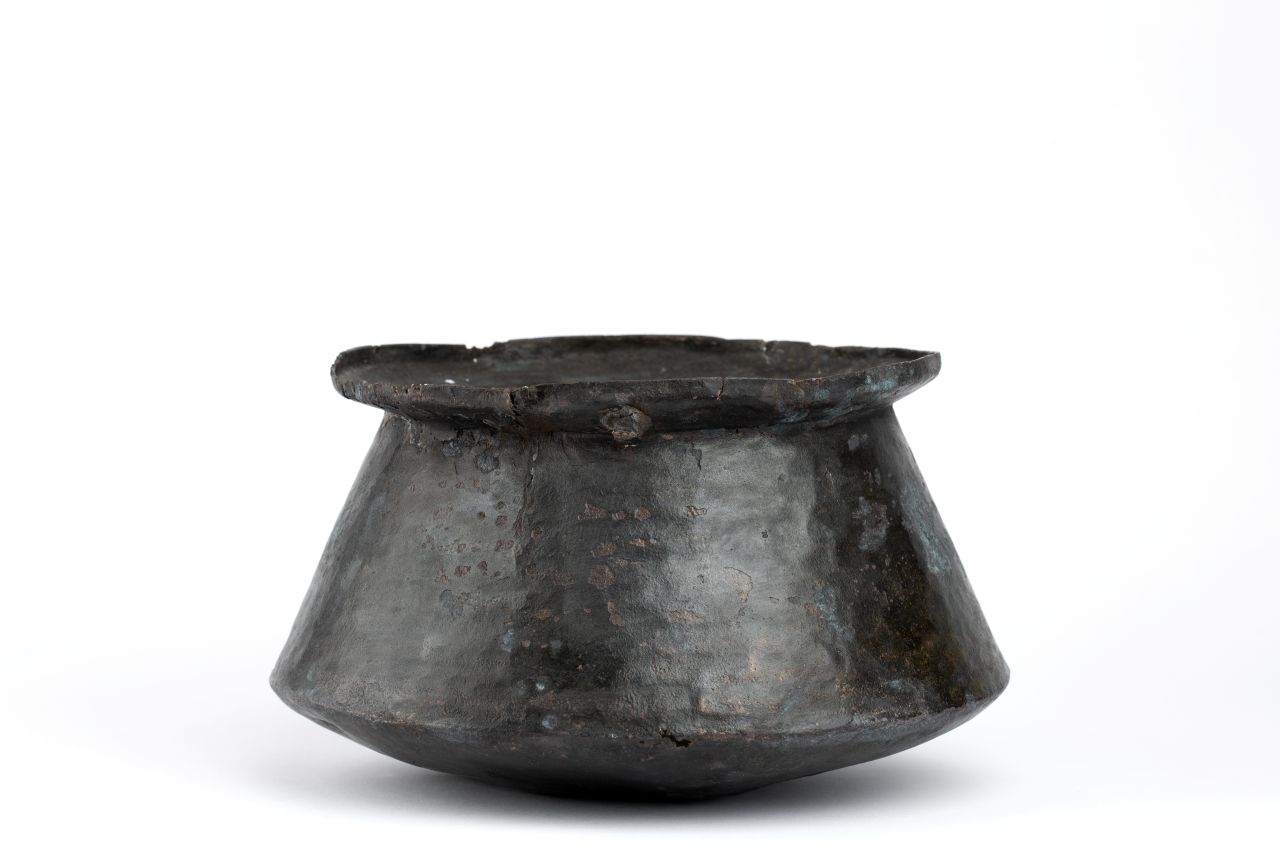 pentola, Tassinari U 2130 (79 d.C)