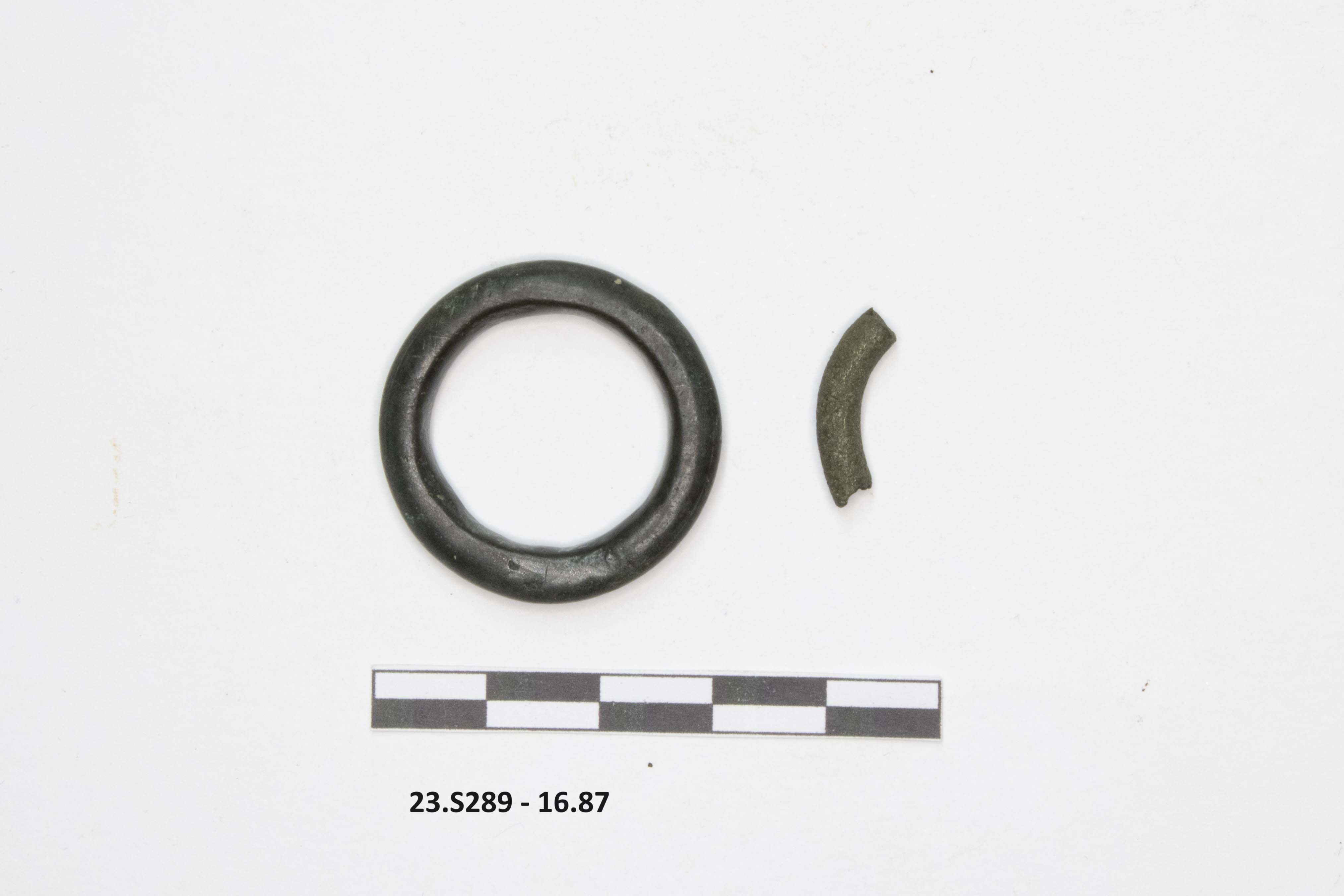 SINGOLO OGGETTO/ anello, PERIODIZZAZIONI/ STORIA/ Età antica/ Età romana