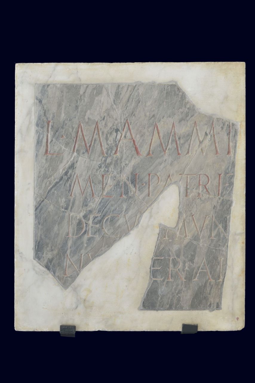 lastra con iscrizione (fine/ inizio secc. I a.C./ I d.C)