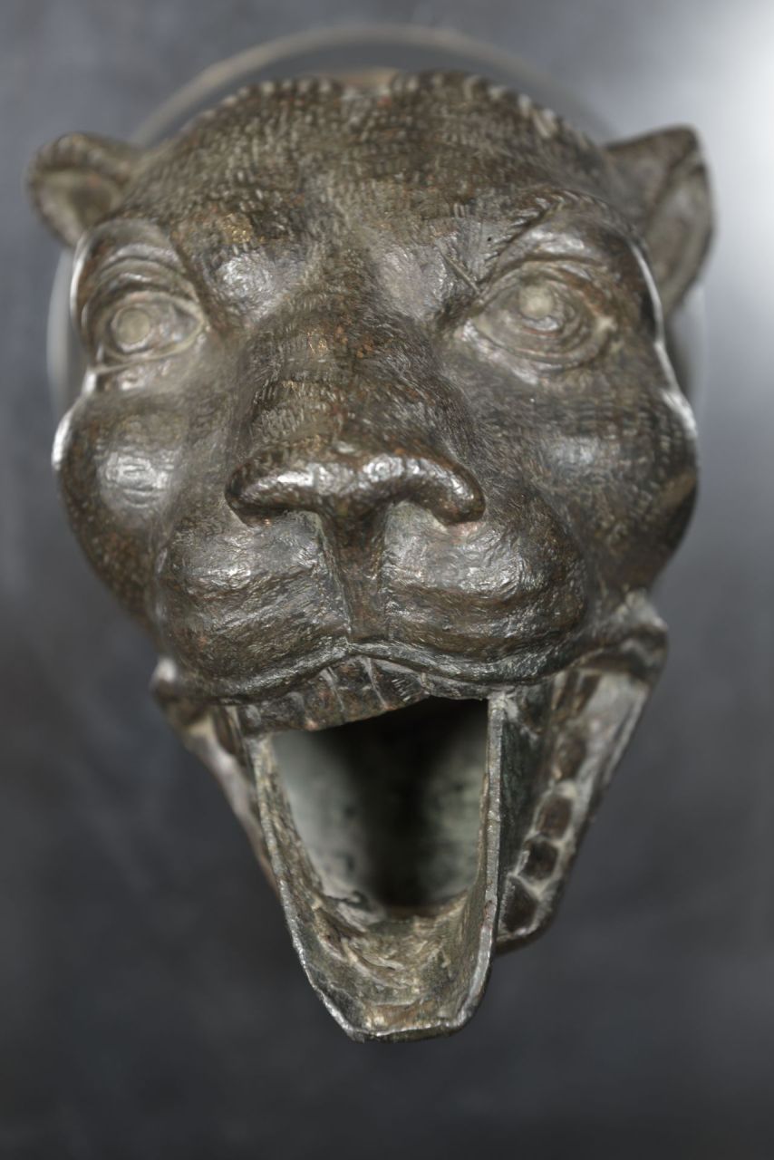 Protome di tigre (fontana/ bocca) (sec. I)