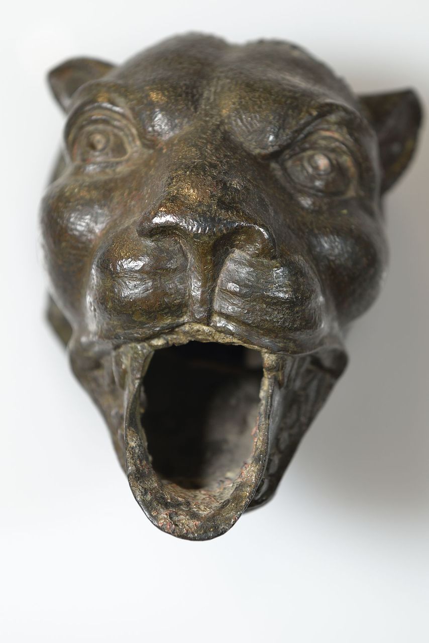 Protome di tigre (fontana/ bocca) (sec. I)
