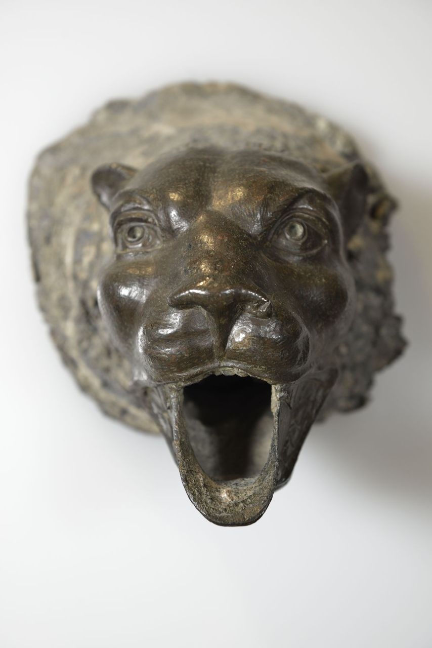 Protome di tigre (fontana/ bocca) (sec. I)
