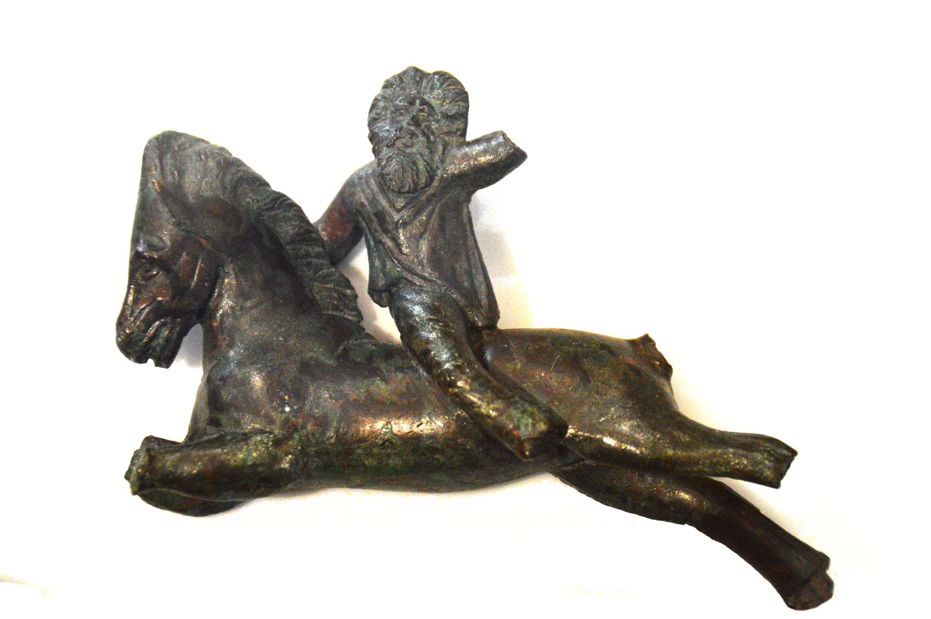 BARBARO A CAVALLO (applique) (sec. I d.C)