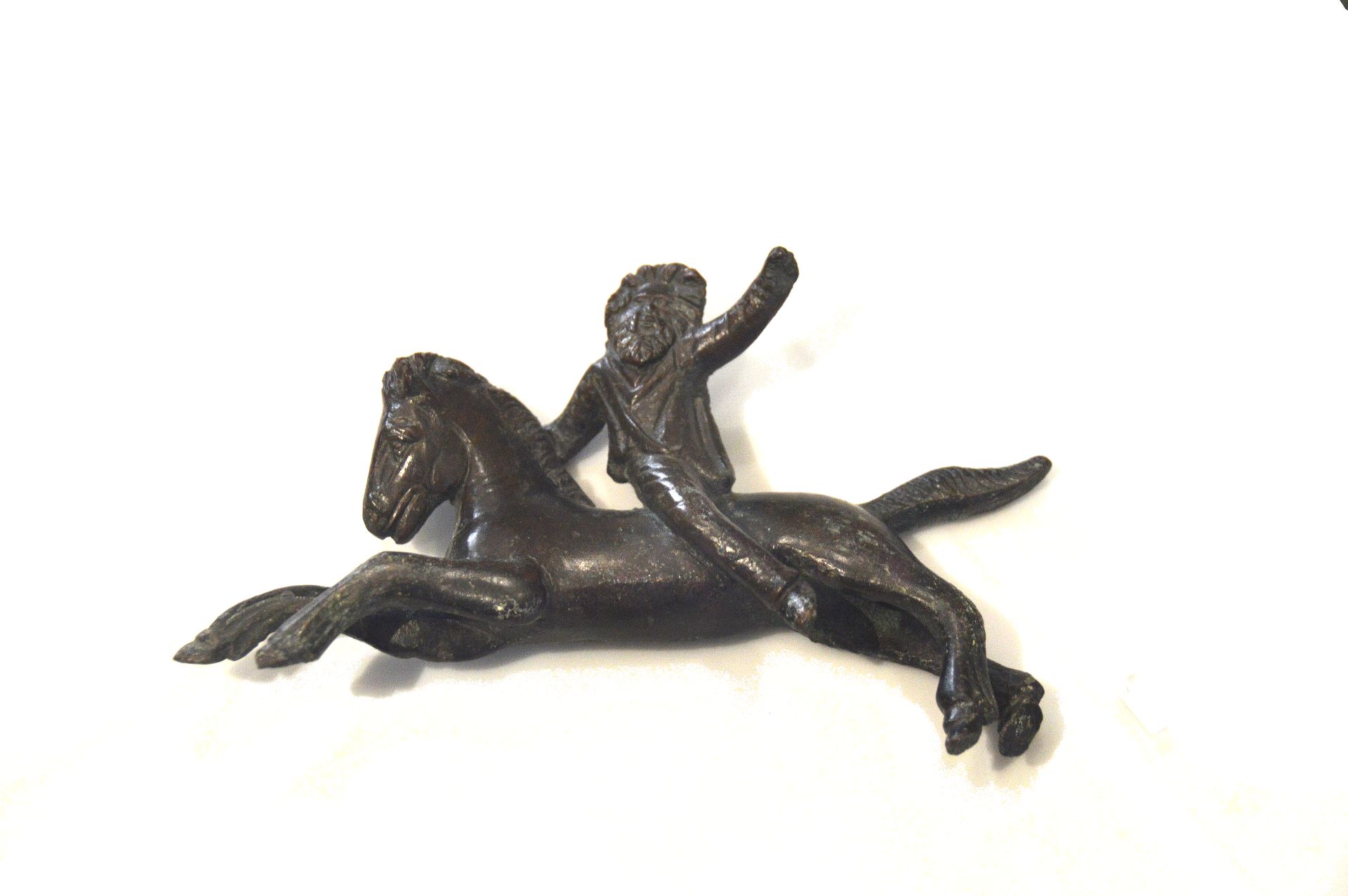 BARBARO A CAVALLO (applique) (sec. I d.C)