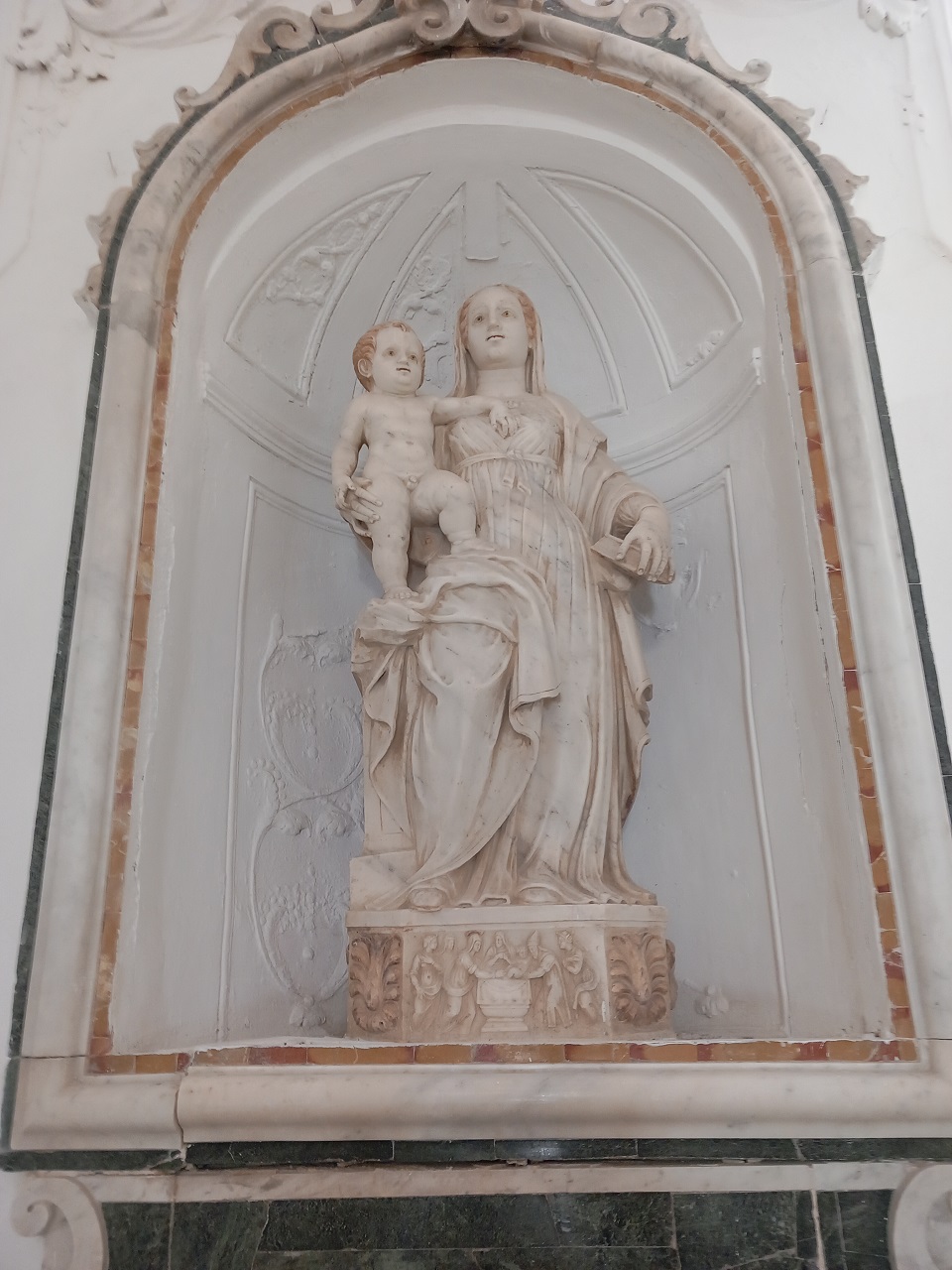 Madonna della Candelora, Madonna col Bambino, Presentazione al tempio (statua, opera isolata) di Andrea Calamech (e aiuti) (terzo quarto XVI)