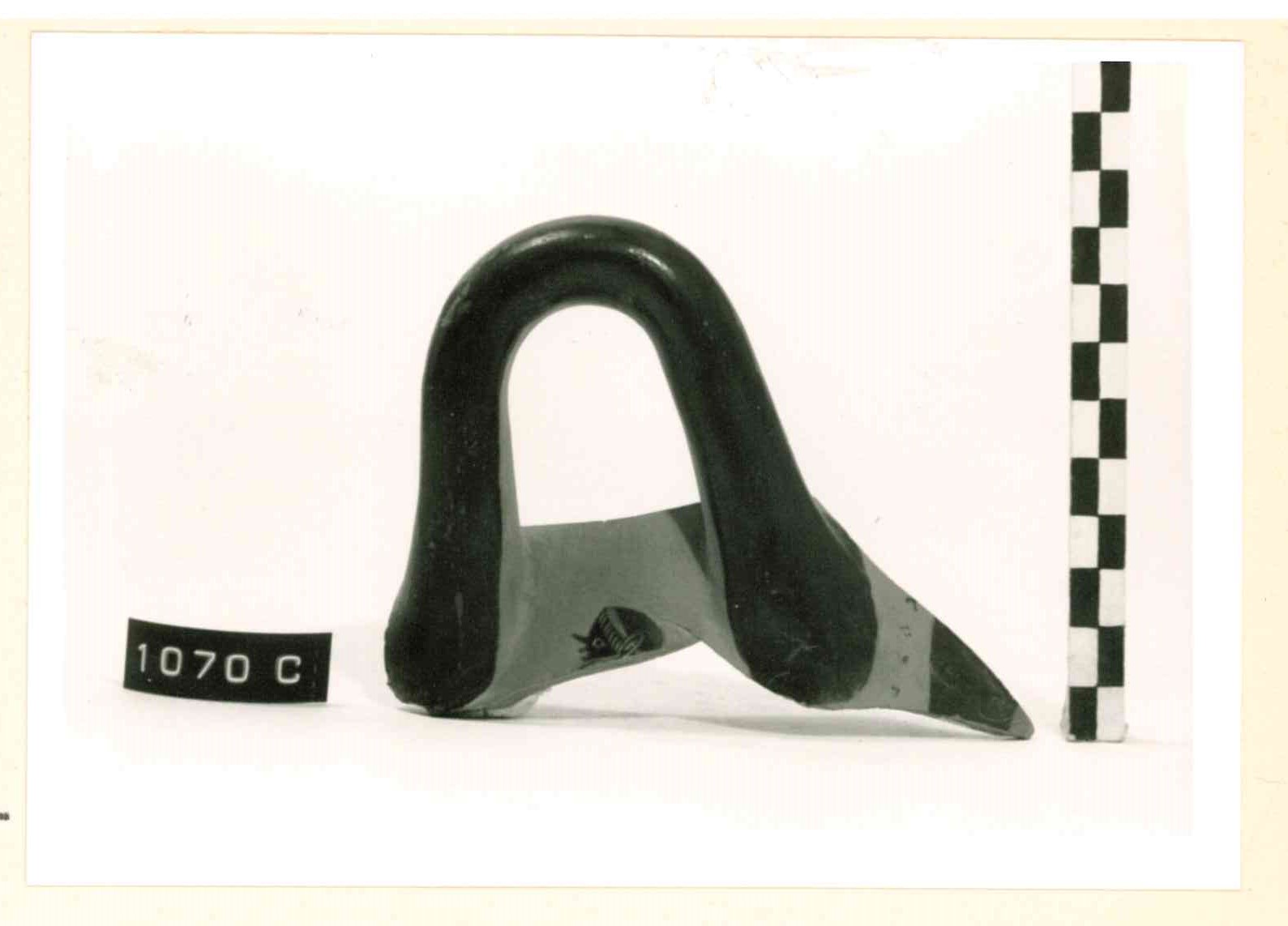 Testa di sileno, figura maschile (kylix/ ansa, Ansa di kylix attica a figure nere) (seconda metà SECOLI/ VI a.C)