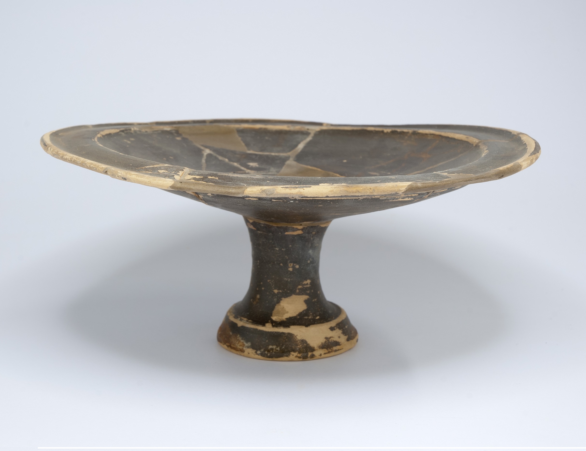 piatto, Lamboglia 4b/Morel 1415b1 - produzione locale adriese (inizio/ metà secc. II/ I a.C)