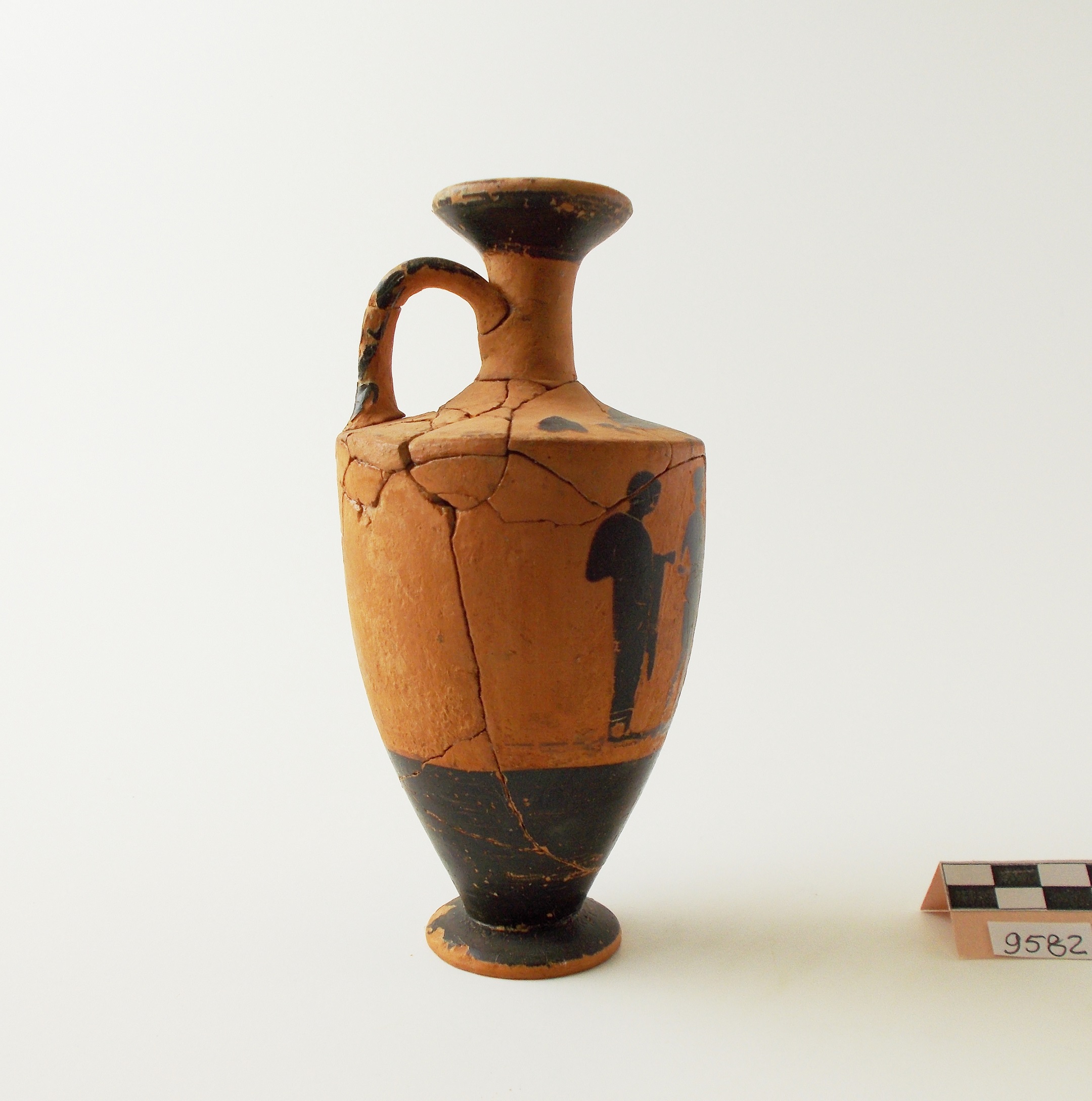 Lekythos di "Gruppo del Gallo" (bottega) - produzione attica (fine/ inizio secc. VI/ V a.C)