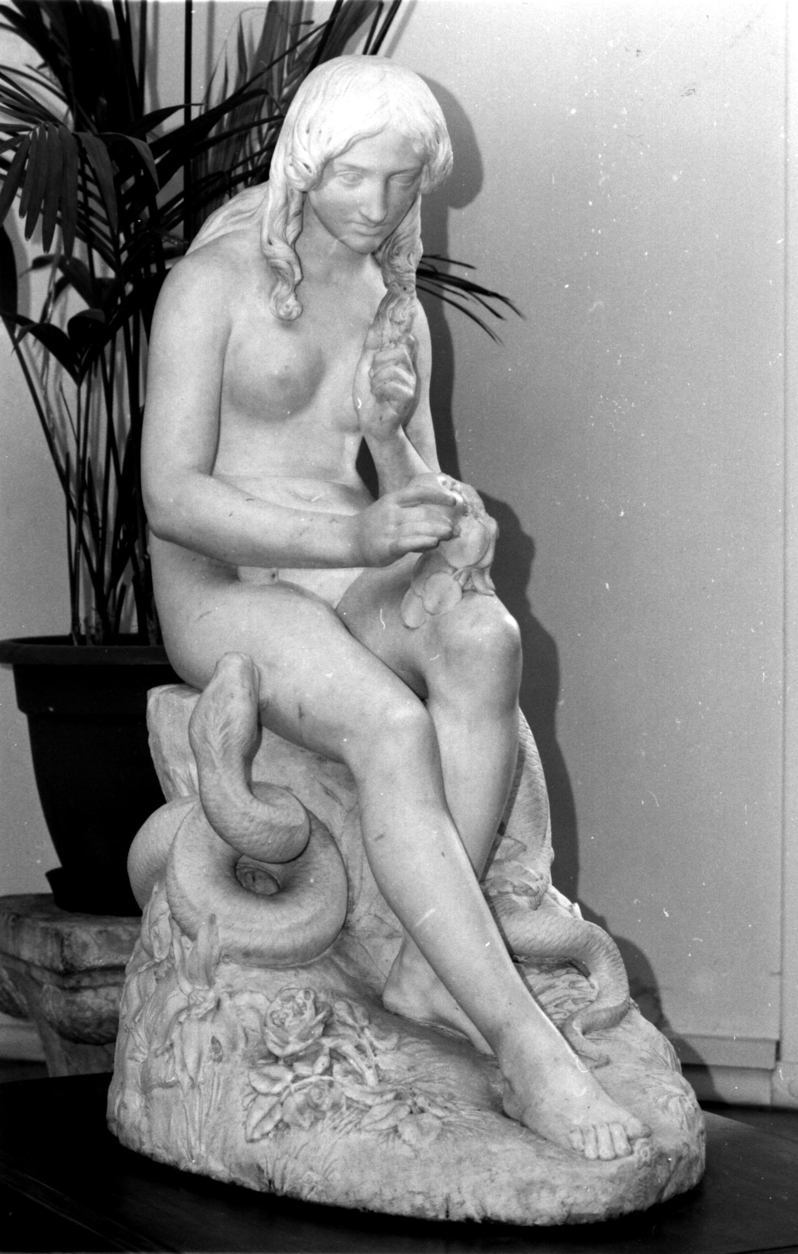 Eva prima del peccato, nudo femminile seduto (scultura, opera isolata) di Fraccaroli Innocenzo (sec. XIX)