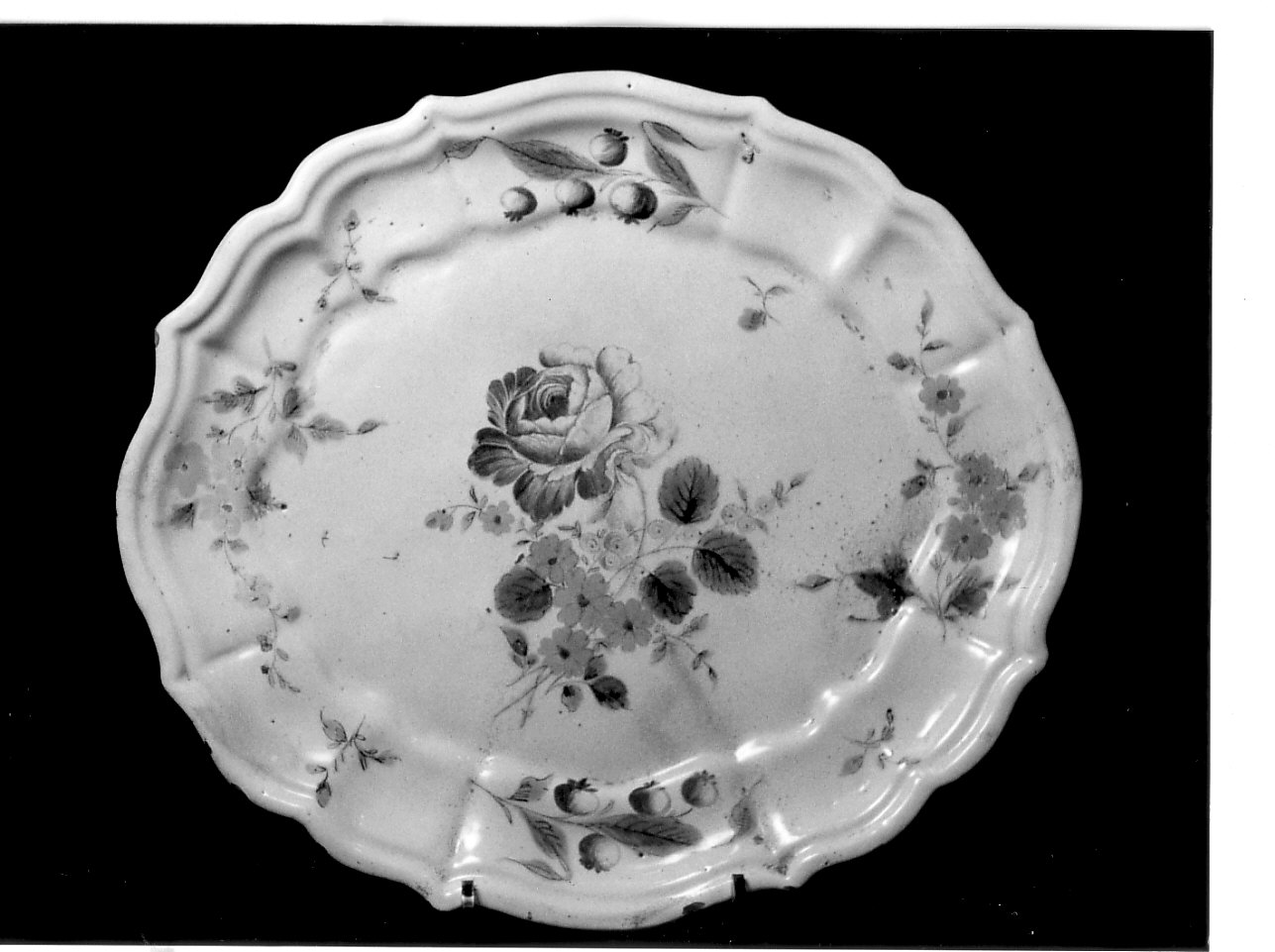 piatto, opera isolata - manifattura italiana (prima metà XIX)