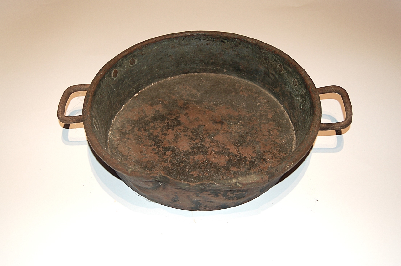 casseruola, ARREDI E SUPPELLETTILI/ CONTENITORI, RECIPIENTI E OGGETTI DI USO DOMESTICO - artigianato