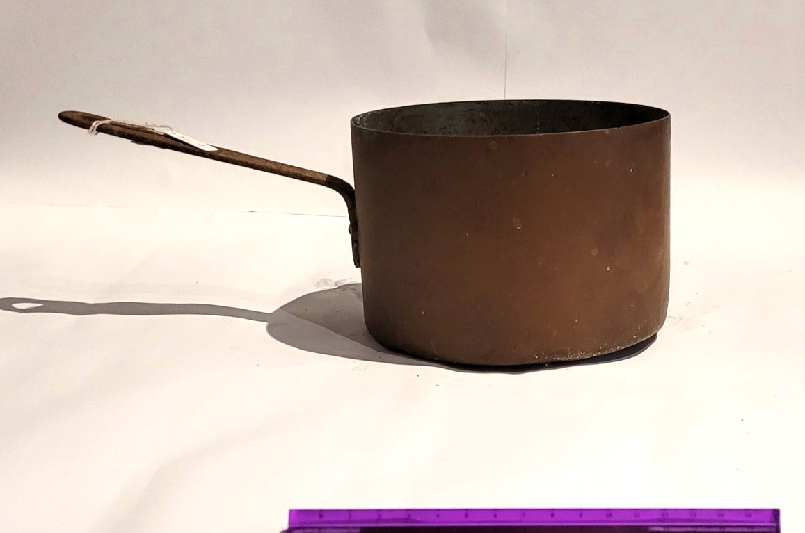 casseruola, ARREDI E SUPPELLETTILI/ CONTENITORI, RECIPIENTI E OGGETTI DI USO DOMESTICO - artigianato