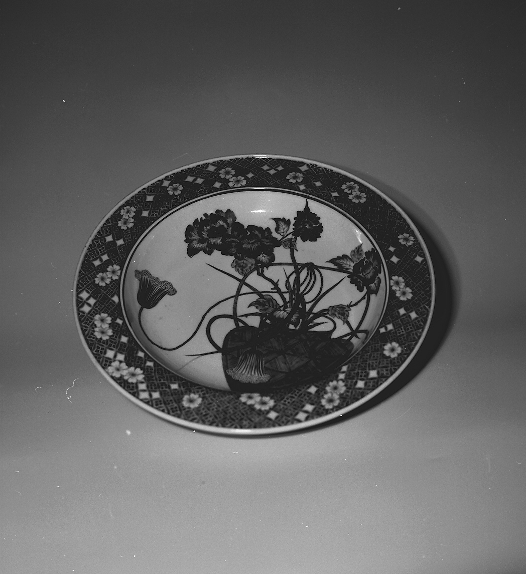 motivi decorativi floreali (piatto, opera isolata) - ambito giapponese (XVIII/XIX)