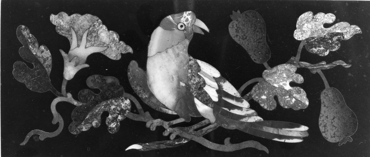 uccello, fiore e frutta (formella) - manifattura granducale (prima metà XVIII)