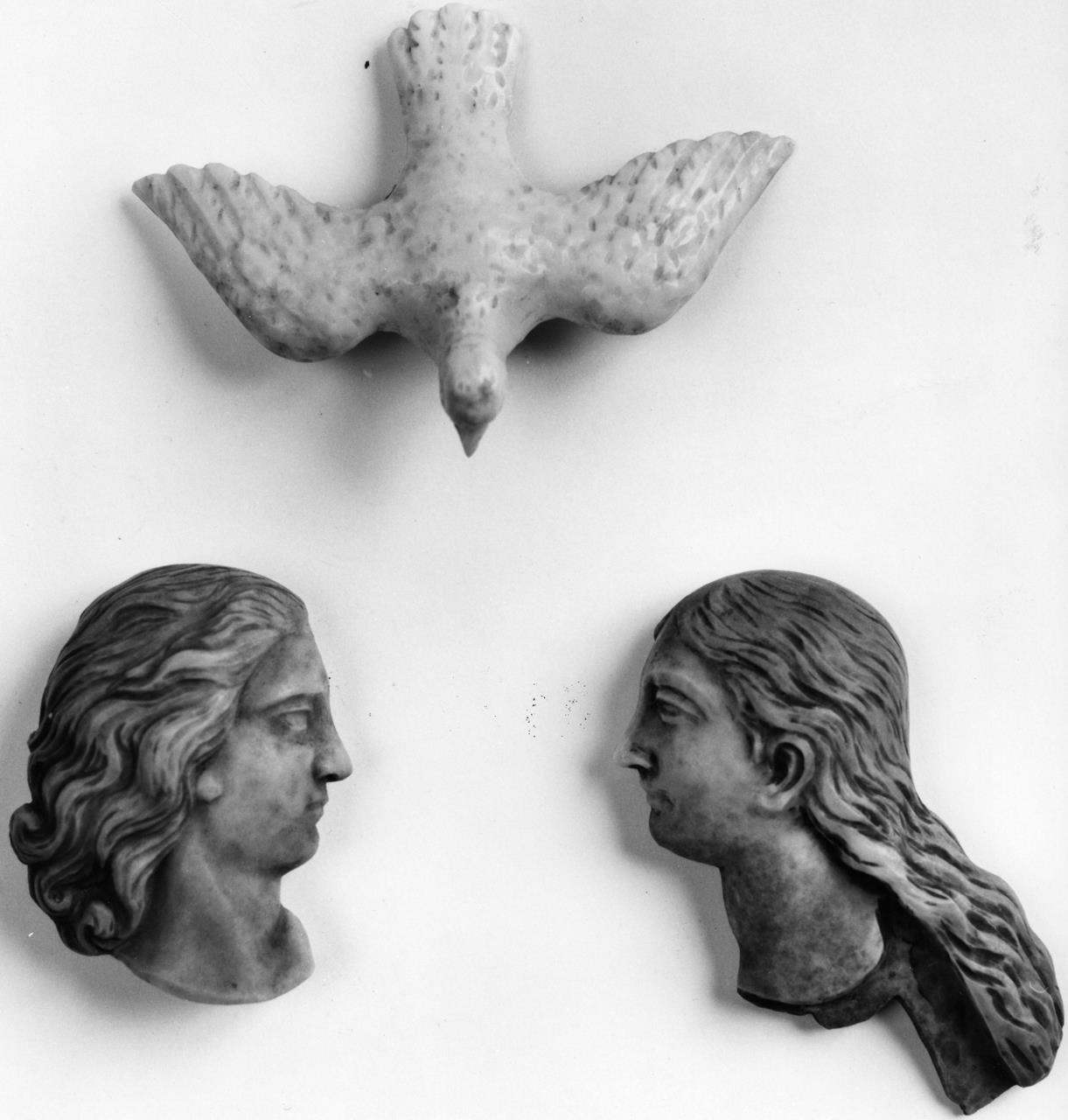 colomba, testa maschile, testa femminile (rilievo) - manifattura granducale (primo quarto XVIII)