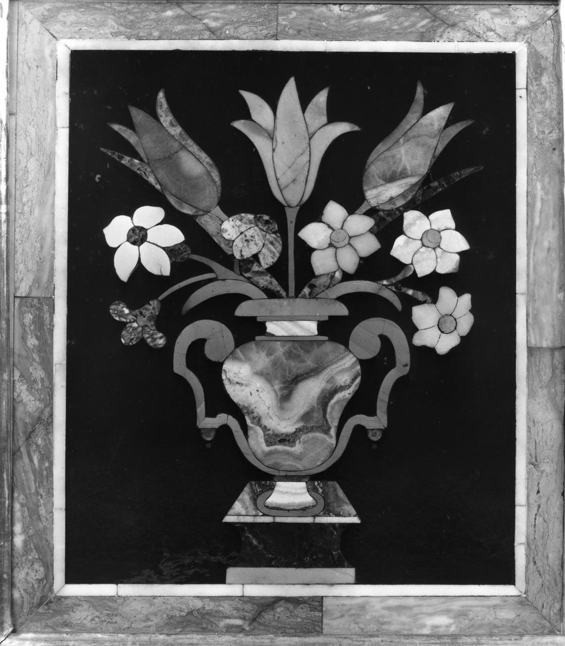 Vaso di fiori e tulipano (formella) - manifattura granducale (fine XVII)
