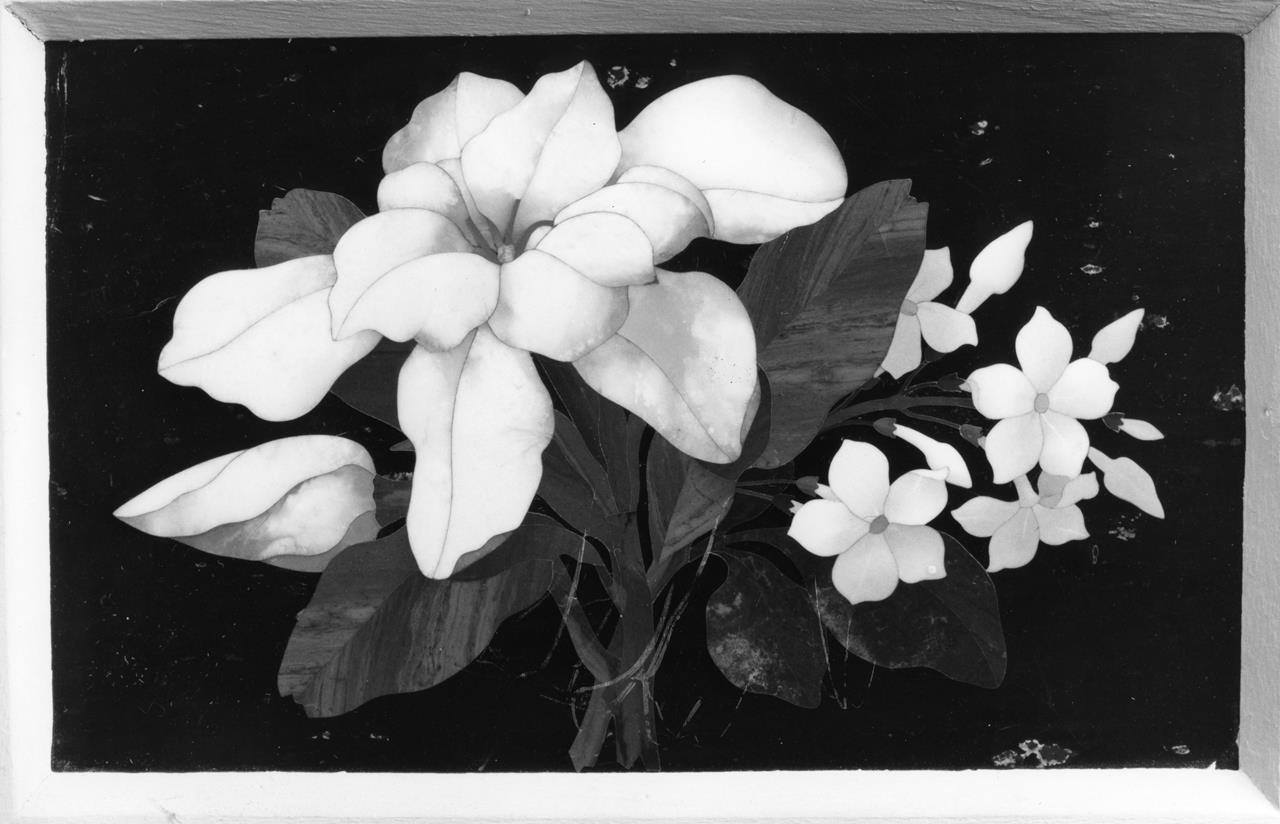 fiori bianchi e gialli (formella) - manifattura fiorentina (XIX)