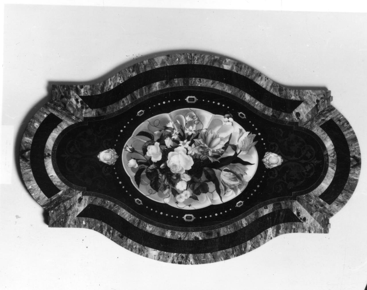"Vassoio" di fiori (tavolo) - manifattura fiorentina (XIX)