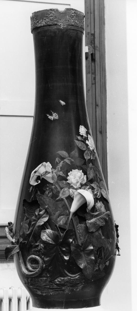 vaso di marmo nero con fiori e animali (vaso) - manifattura fiorentina (XIX)