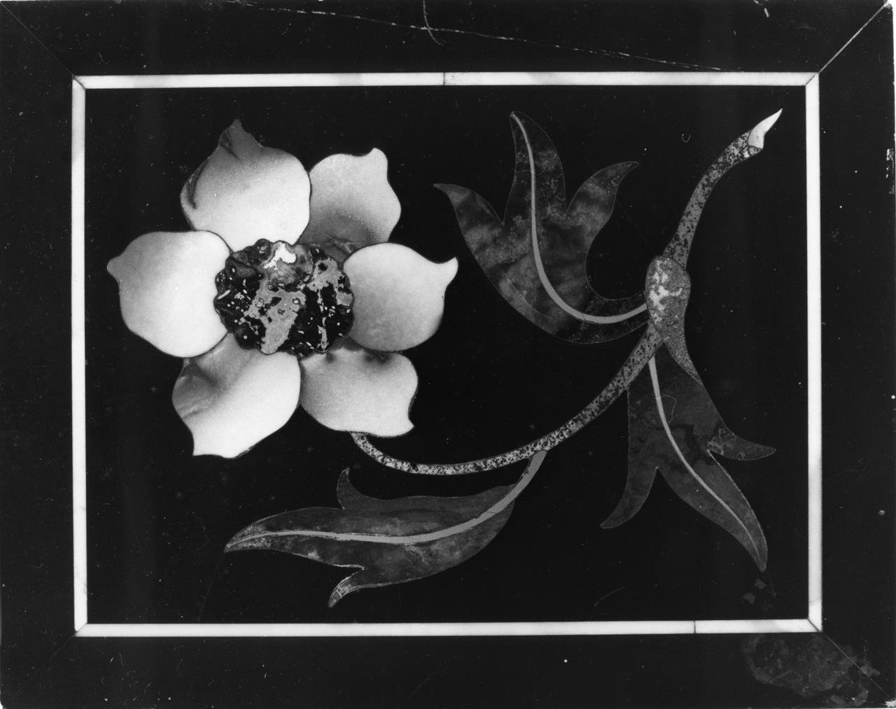 fiore (formella) - manifattura granducale (ultimo quarto XVII)