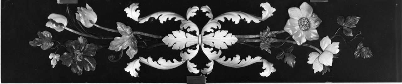 racemi (formella) - manifattura granducale (prima metà XVIII)