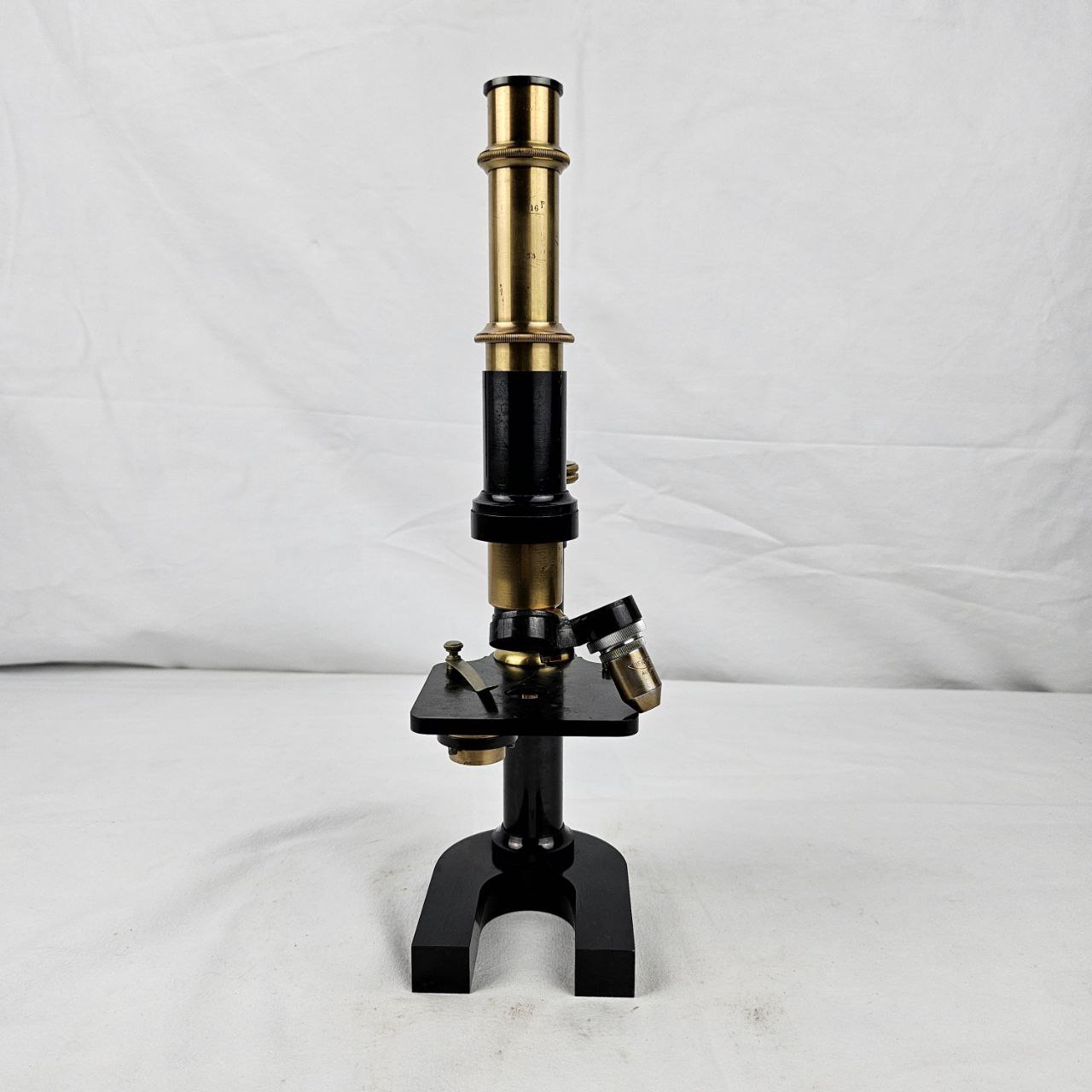 microscopio, a colonna con cremagliera di Fratelli Koristka S.A, Reichert, Carl - manifattura italiana, manifattura tedesca (fine/ inizio XIX/ XX)