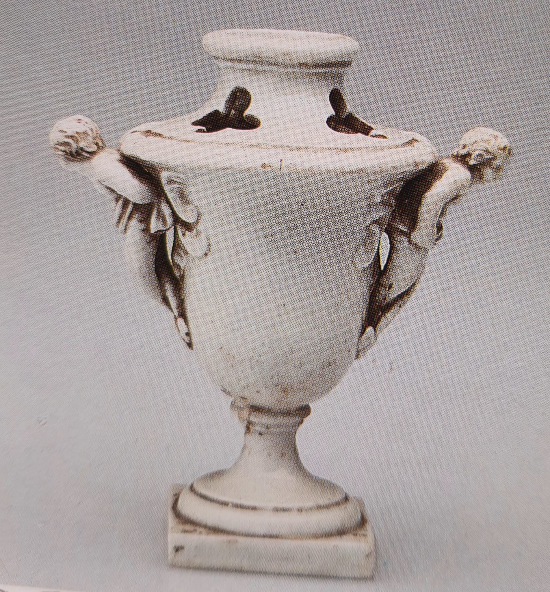 vaso di Antonibon, Pasquale (bottega) - manifattura novese (XVIII)