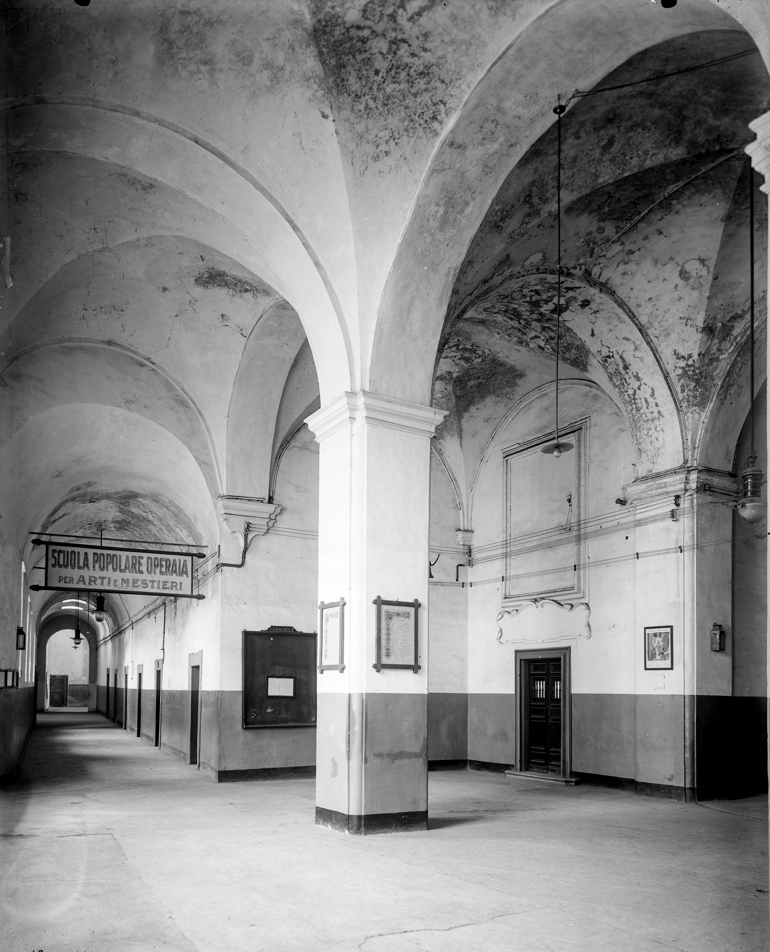 Scuole - Napoli - 1928 - Fotografie (negativo) di Losacco De Gioia, Domenico, Regia Scuola Industriale Alfonso Casanova (secondo quarto XX)
