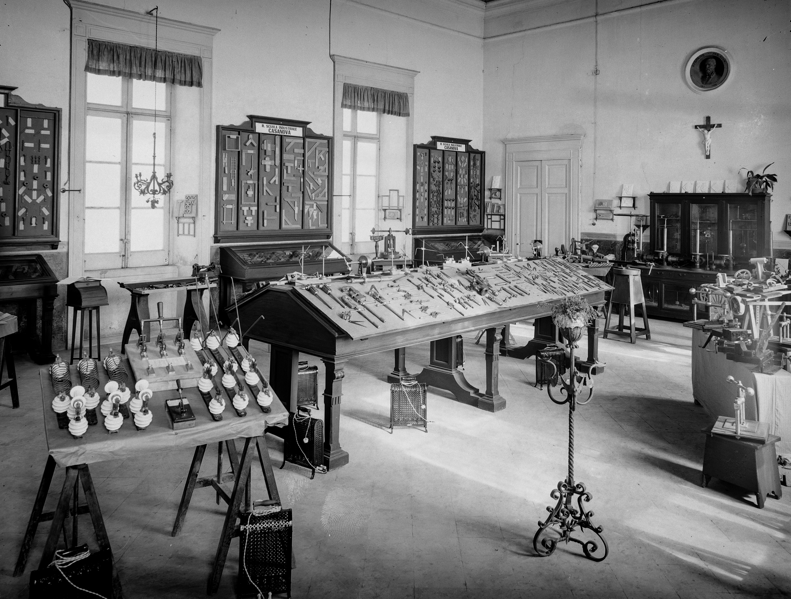Scuole - Napoli - 1928 - Fotografie (negativo) di Losacco De Gioia, Domenico, Regia Scuola Industriale Alfonso Casanova (secondo quarto XX)