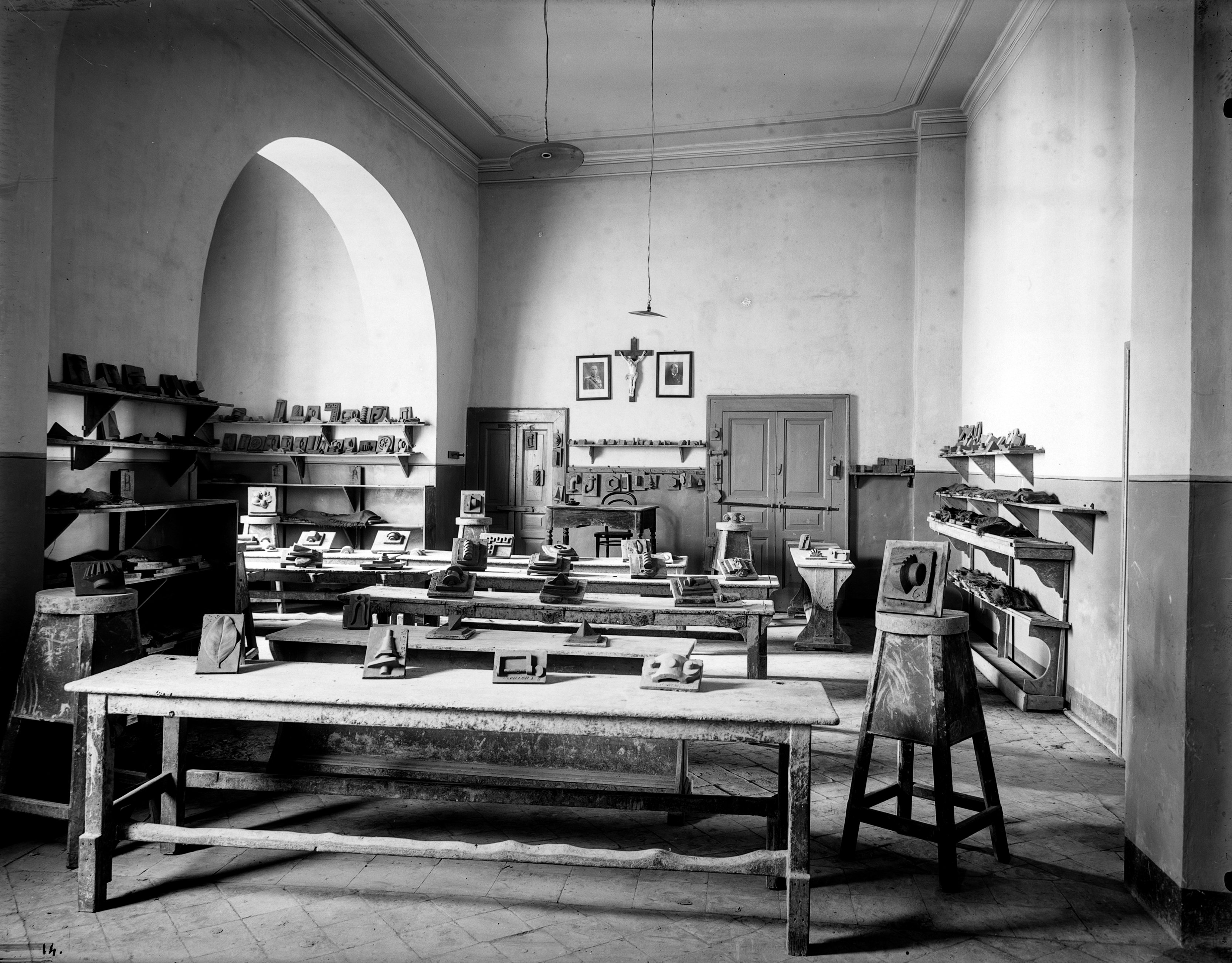 Scuole - Napoli - 1928 - Fotografie (negativo) di Losacco De Gioia, Domenico, Regia Scuola Industriale Alfonso Casanova (secondo quarto XX)