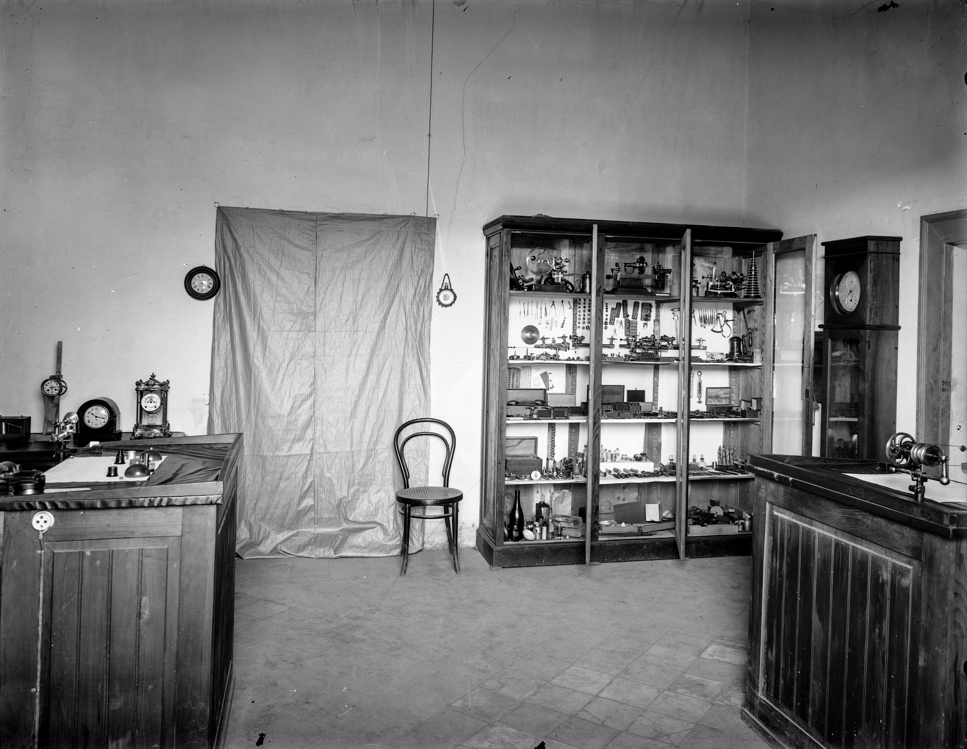 Scuole - Napoli - 1928 - Fotografie (negativo) di Losacco De Gioia, Domenico, Regia Scuola Industriale Alfonso Casanova (secondo quarto XX)