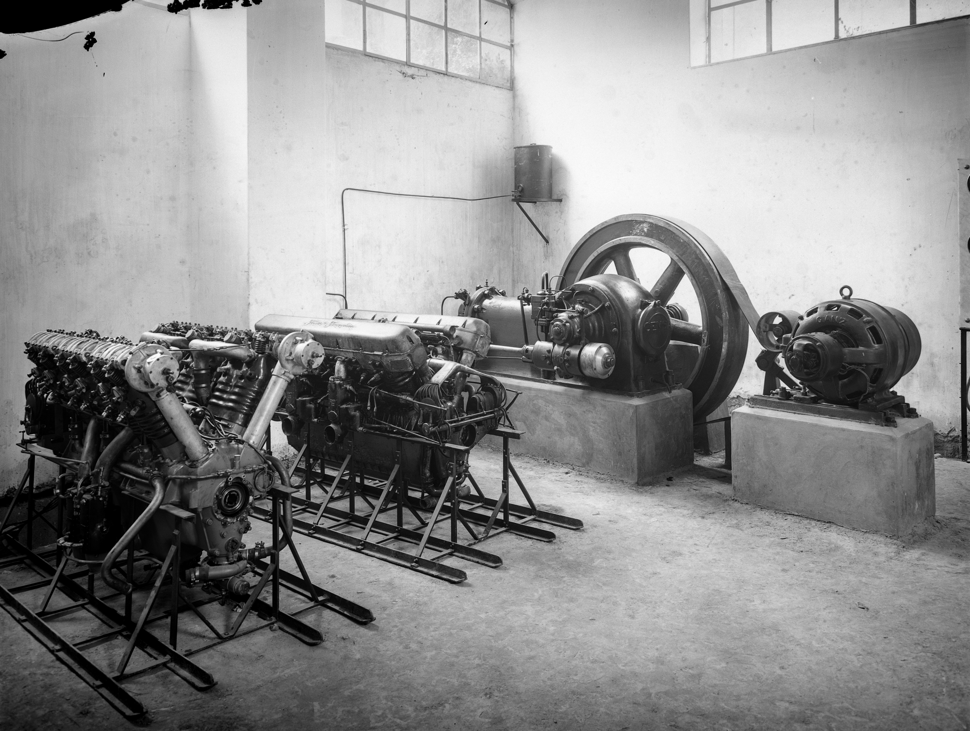 Istituto scolastico Alfonso Casanova <Napoli> - Fotografie (negativo) di Anonimo, Regia Scuola Industriale Alfonso Casanova (secondo quarto XX)