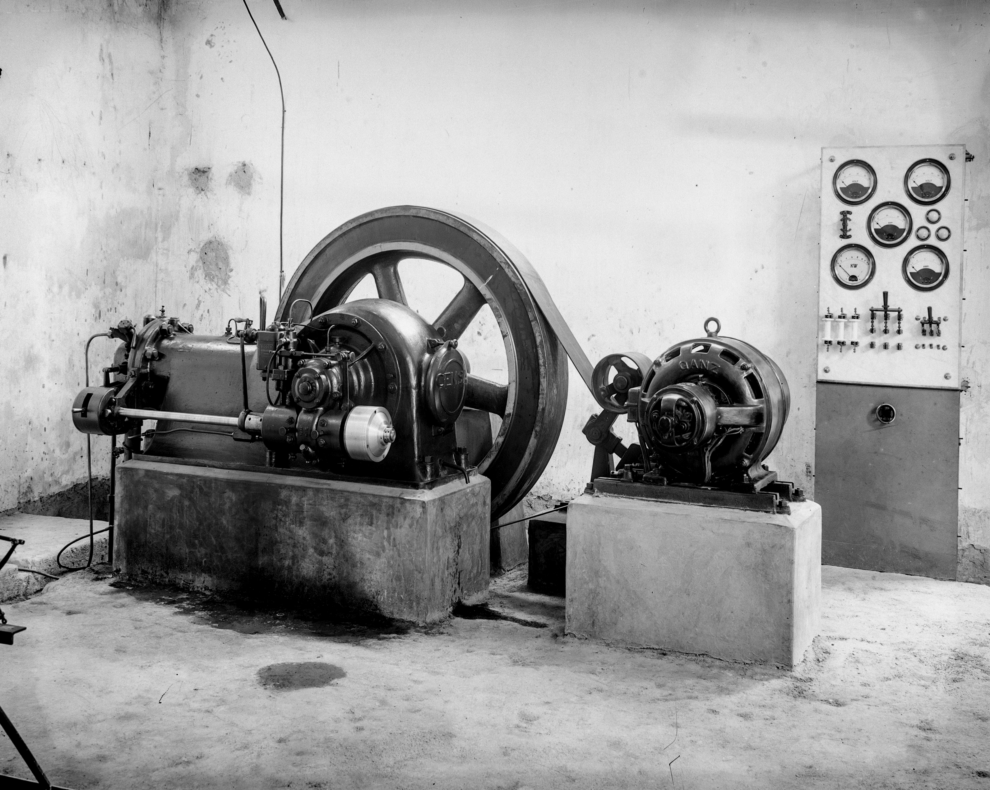 Istituto scolastico Alfonso Casanova <Napoli> - Fotografie (negativo) di Anonimo, Regia Scuola Industriale Alfonso Casanova (secondo quarto XX)