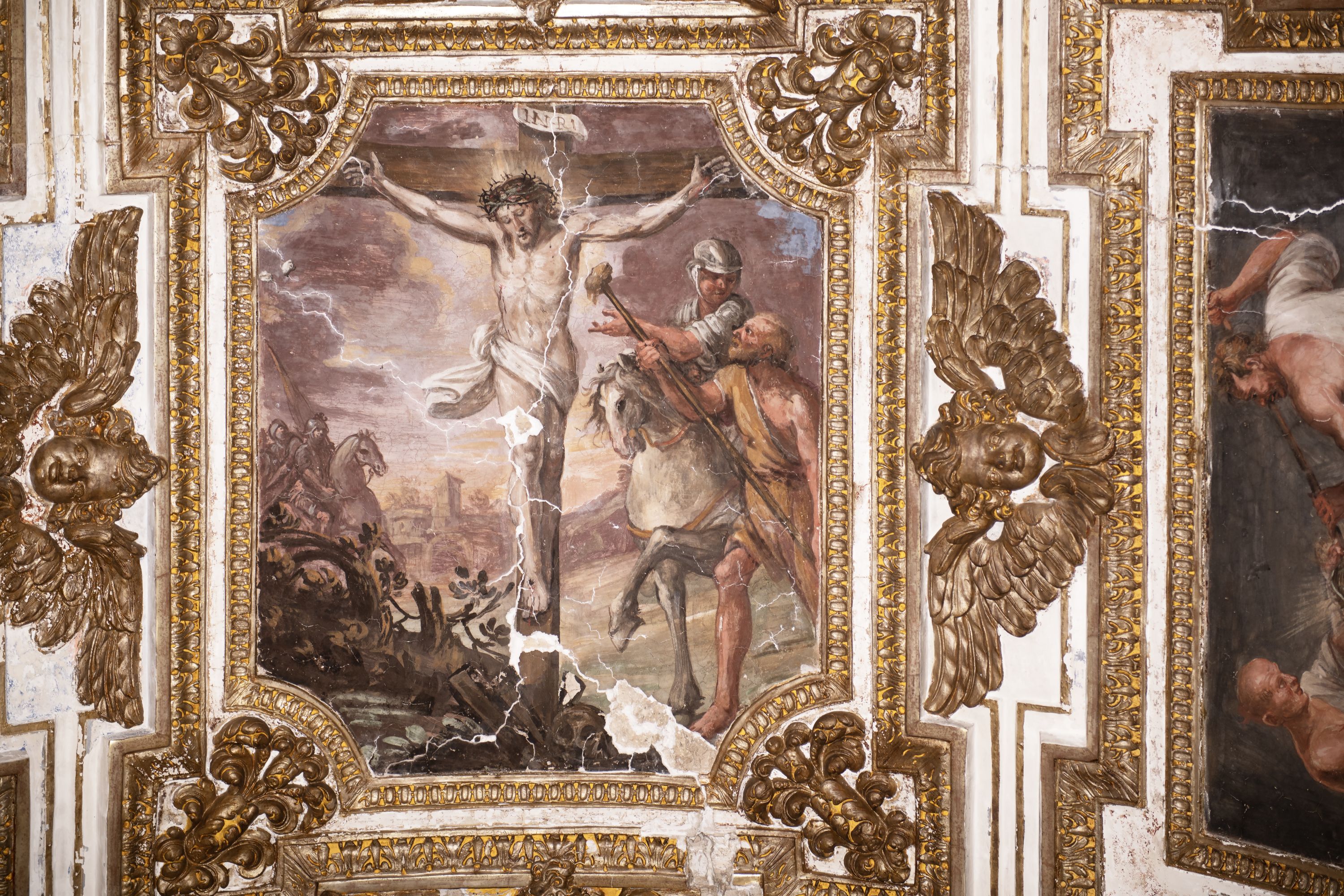 Crocifissione (decorazione plastico-pittorica, elemento d'insieme) di De Popoli Giacinto (maniera) (sec. XVII)