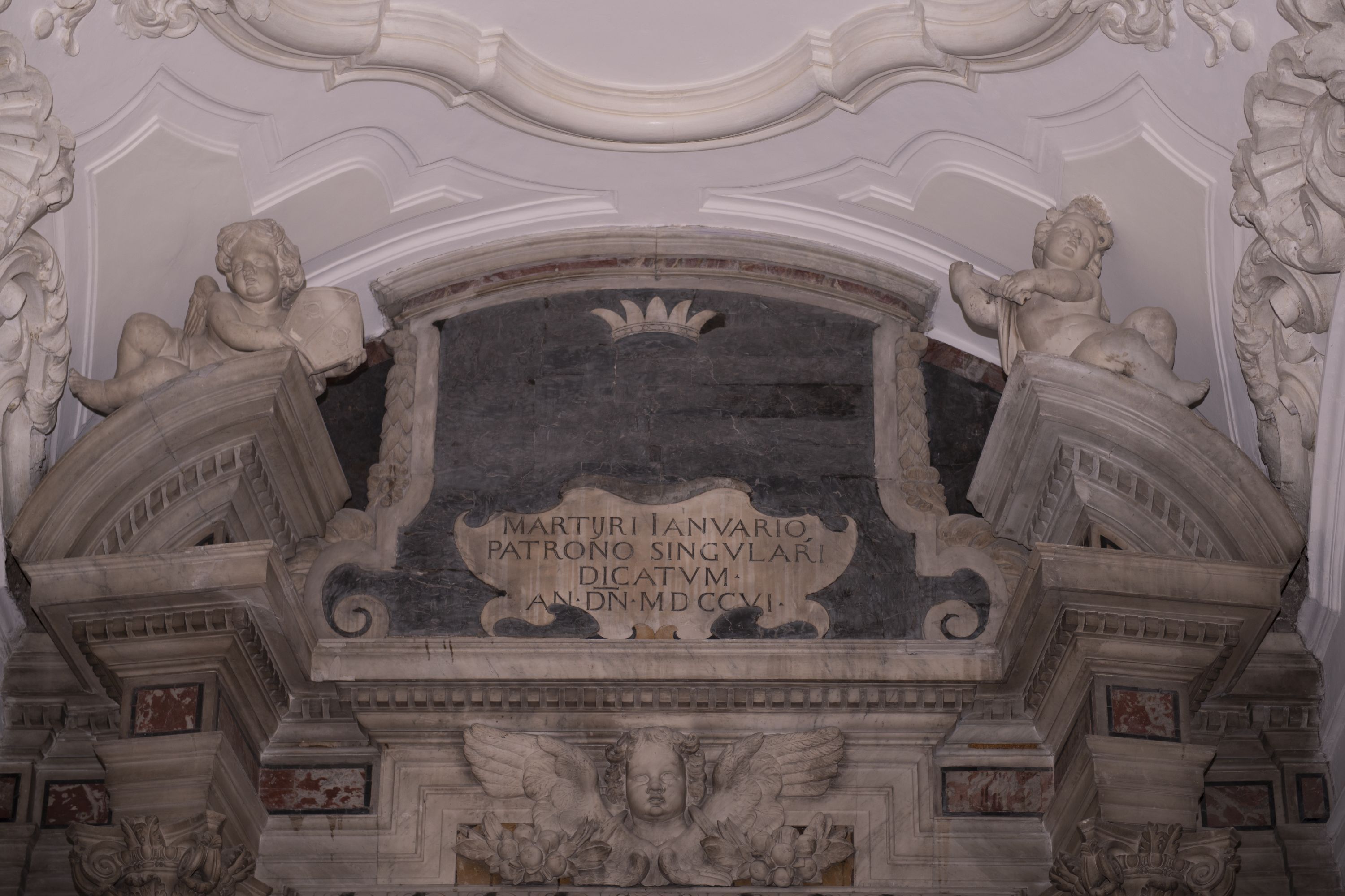 cherubini e motivi decorativi a volute (decorazione plastica, insieme) - bottega napoletana (prima metà sec. XVIII)