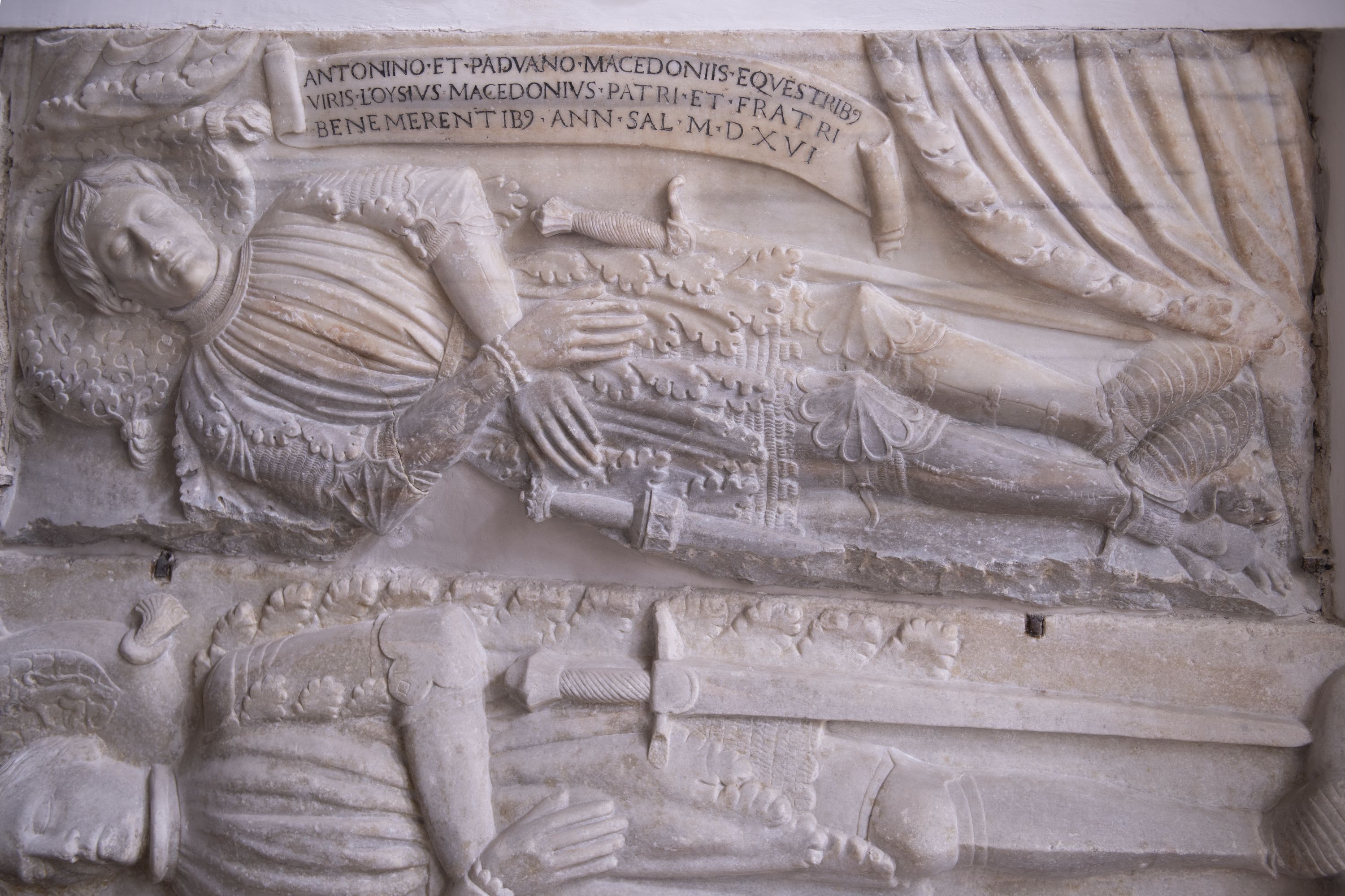 lastra tombale - bottega napoletana (sec. XVI)