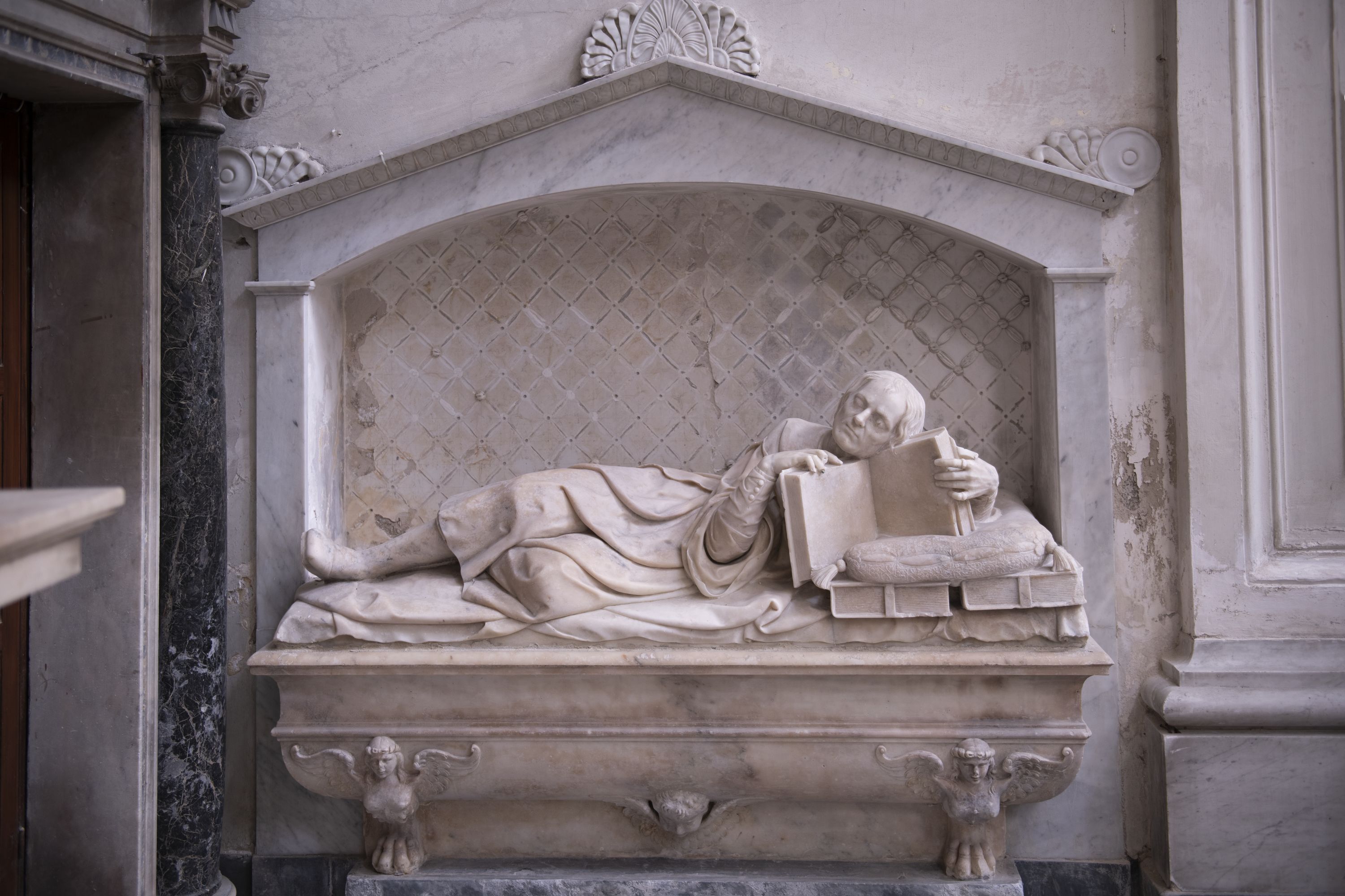 monumento funebre, insieme - bottega napoletana (prima metà sec. XVI)