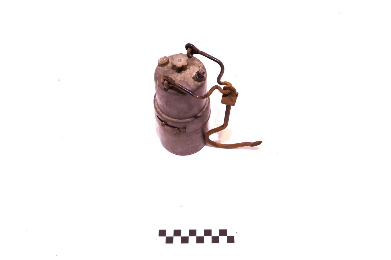 làntia (lampada, ARREDI E SUPPELLETTILI/ CONTENITORI, RECIPIENTI E OGGETTI DI USO DOMESTICO)