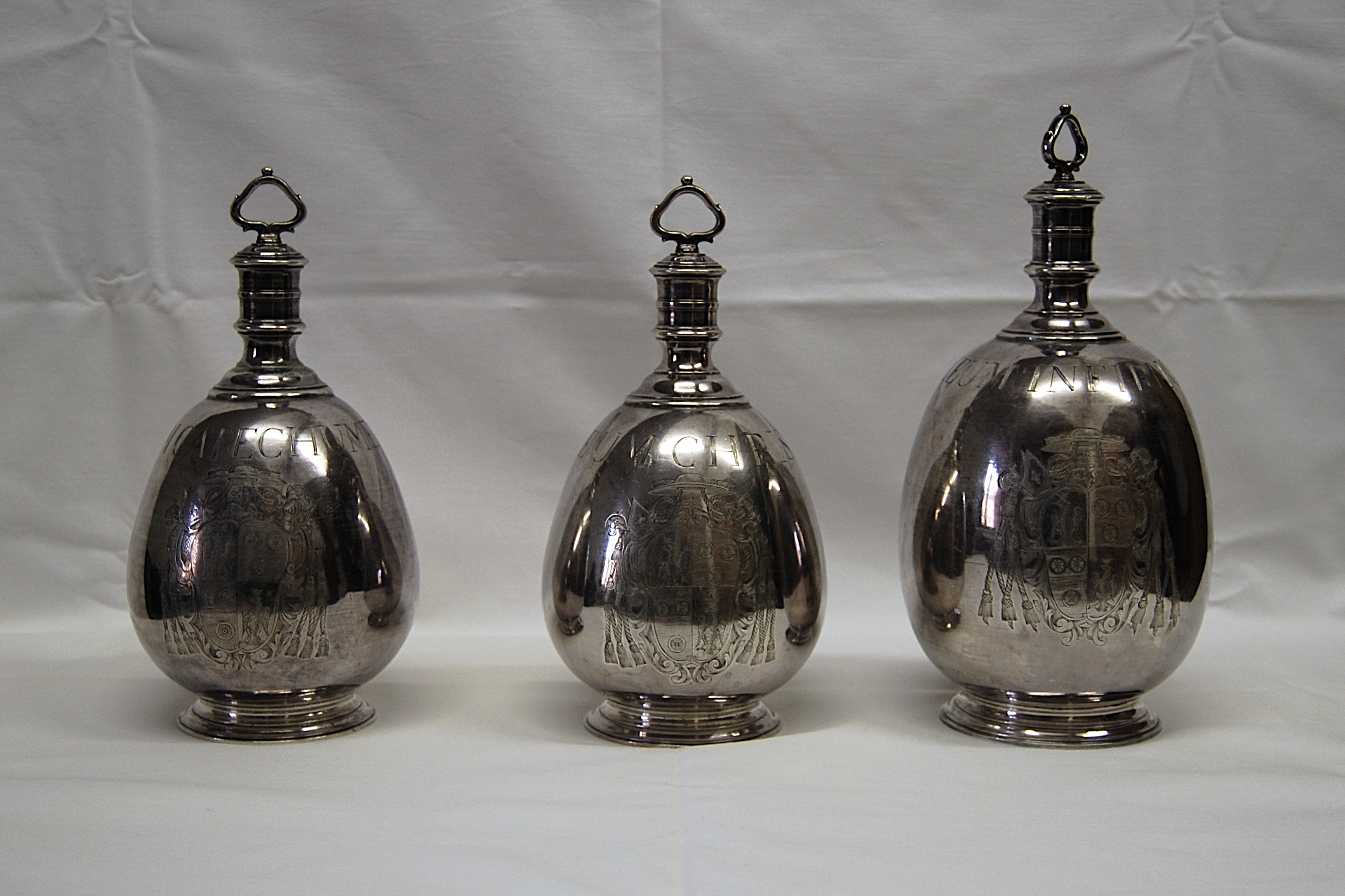 vasetti per oli santi, serie - bottega fiorentina (XVII-XVIII)