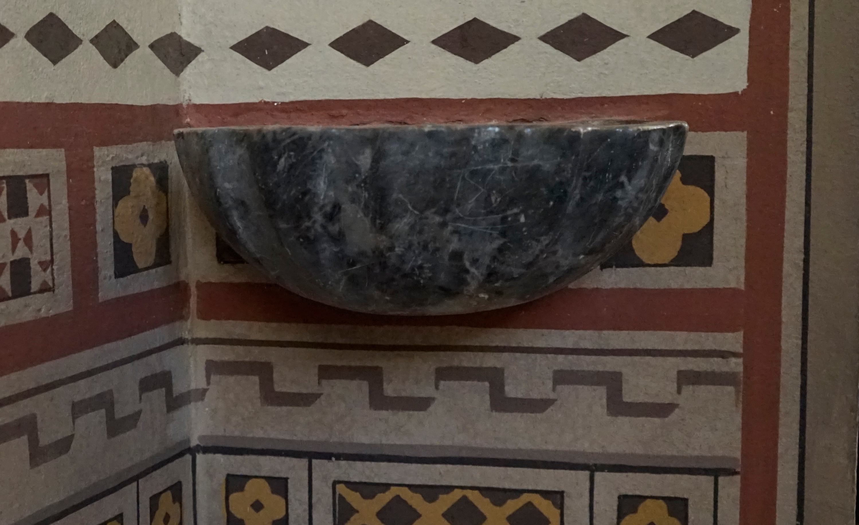 acquasantiera - bottega volterrana (sec. XX)