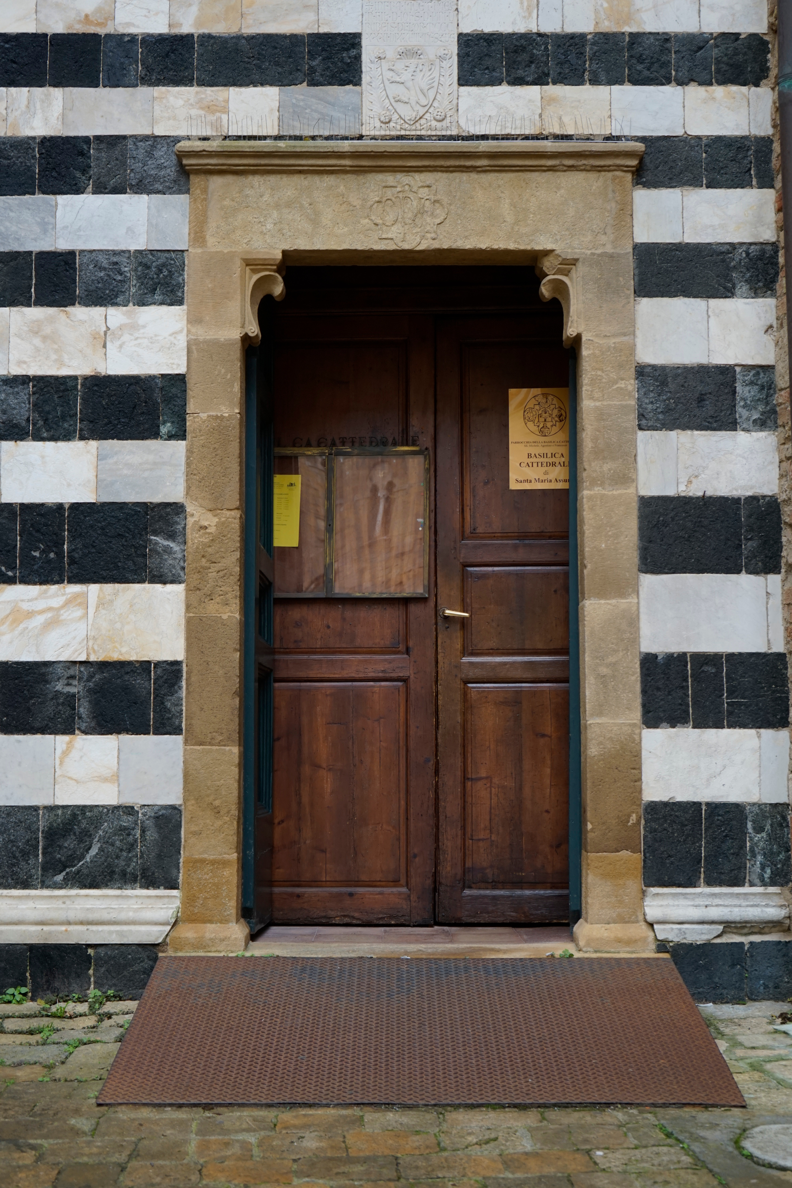 portale - bottega volterrana (sec. XV)