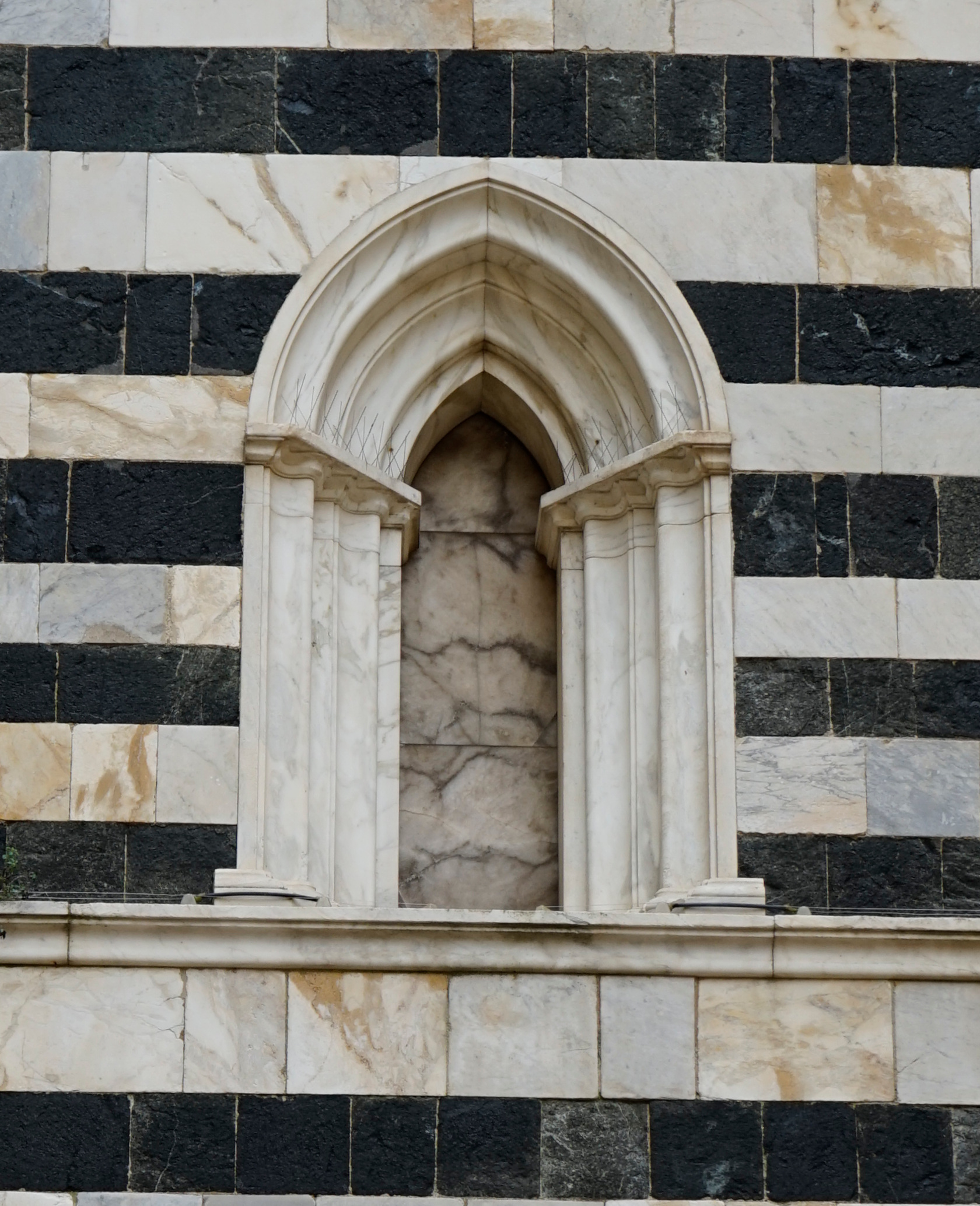 monofora - bottega volterrana (sec. XX)